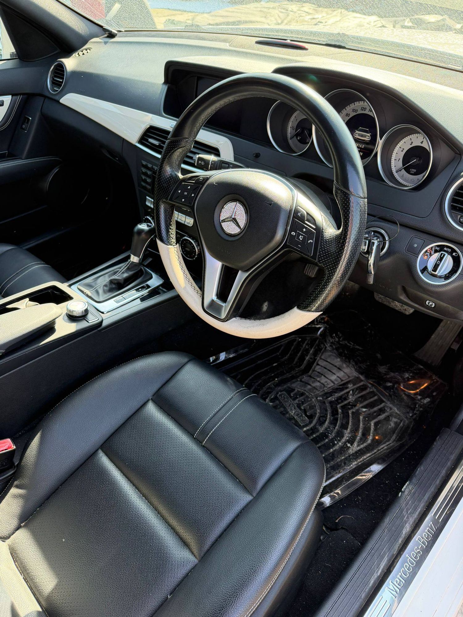 https://ycs.partsauto.market/partsauto-images/thmbs/userImages/772e461030aea93f4dbb6447c0f924d3/car/7239aee8-8e62-4564-ab47-659b6eb703e2_1770801444390.jpg