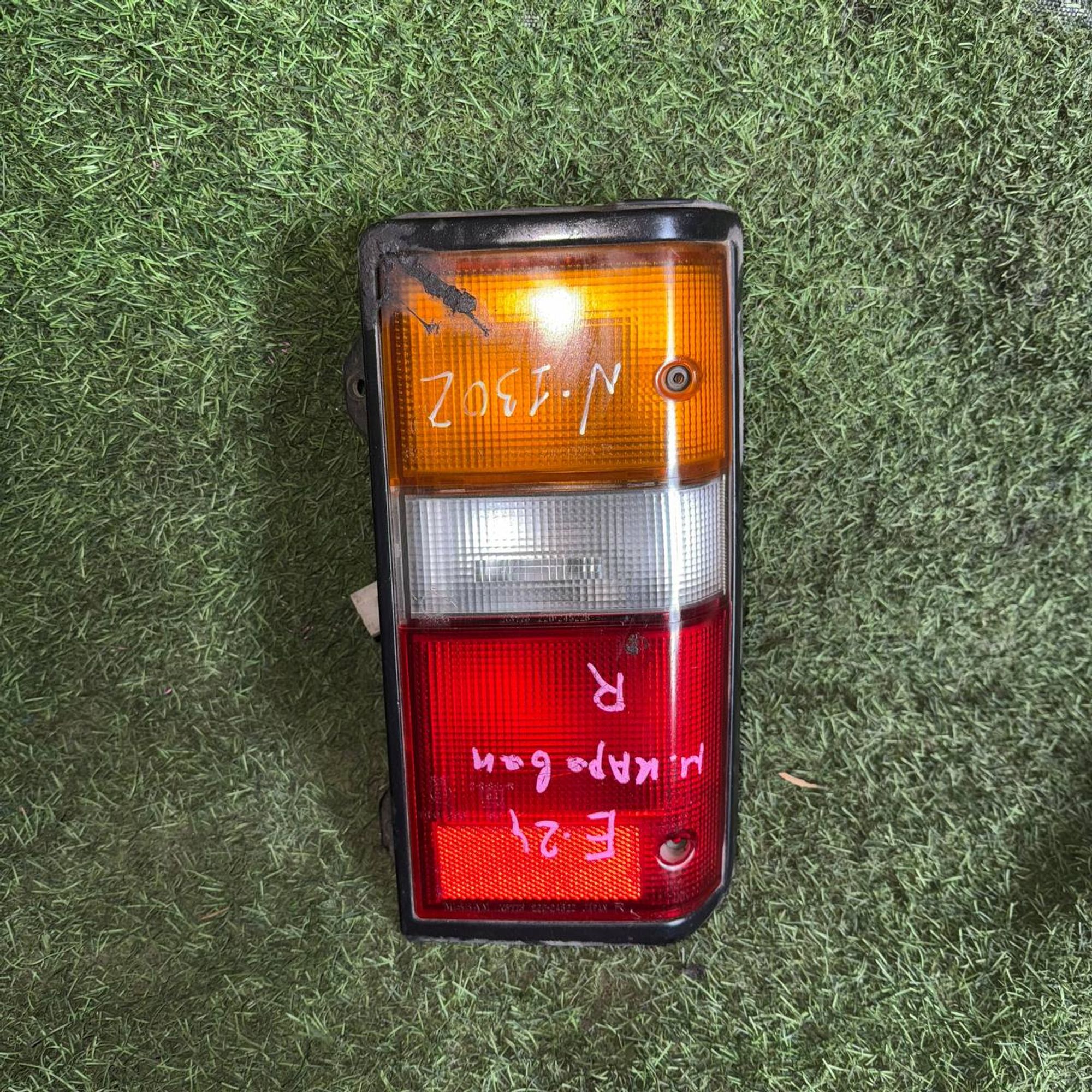 1302 Фонарь задний правый NISSAN URVAN E24, 2500 рублей, Невинномысск