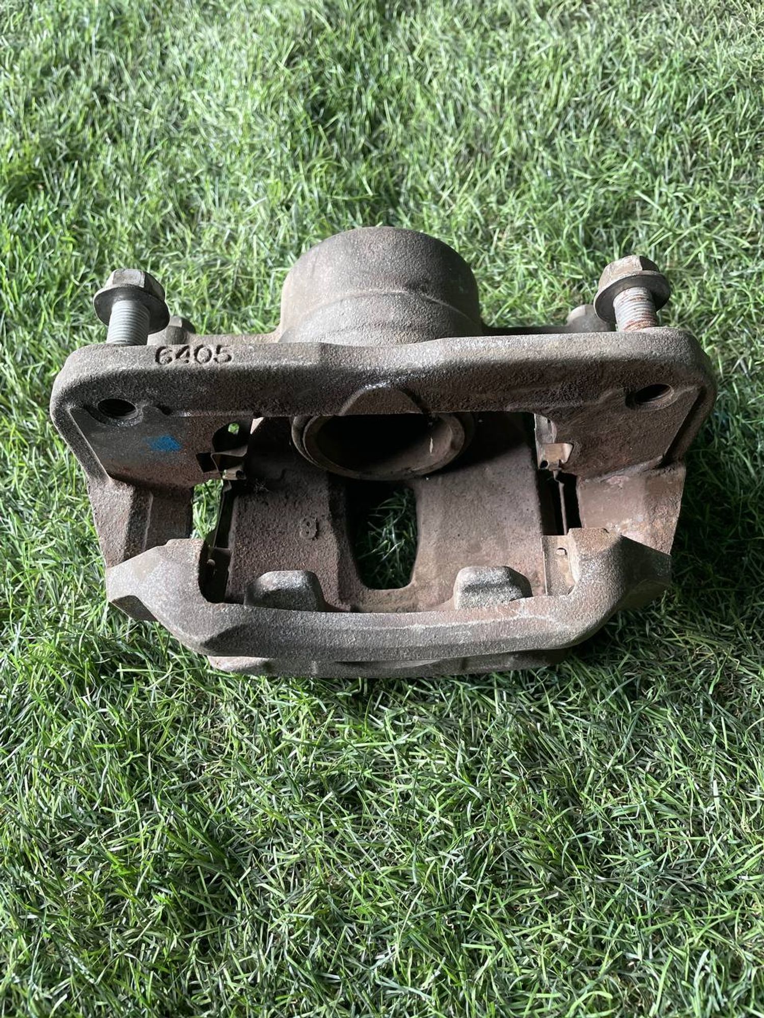 178 Суппорт тормозной передний левый Toyota Avensis AZT250 6405, 3000 рублей, Невинномысск