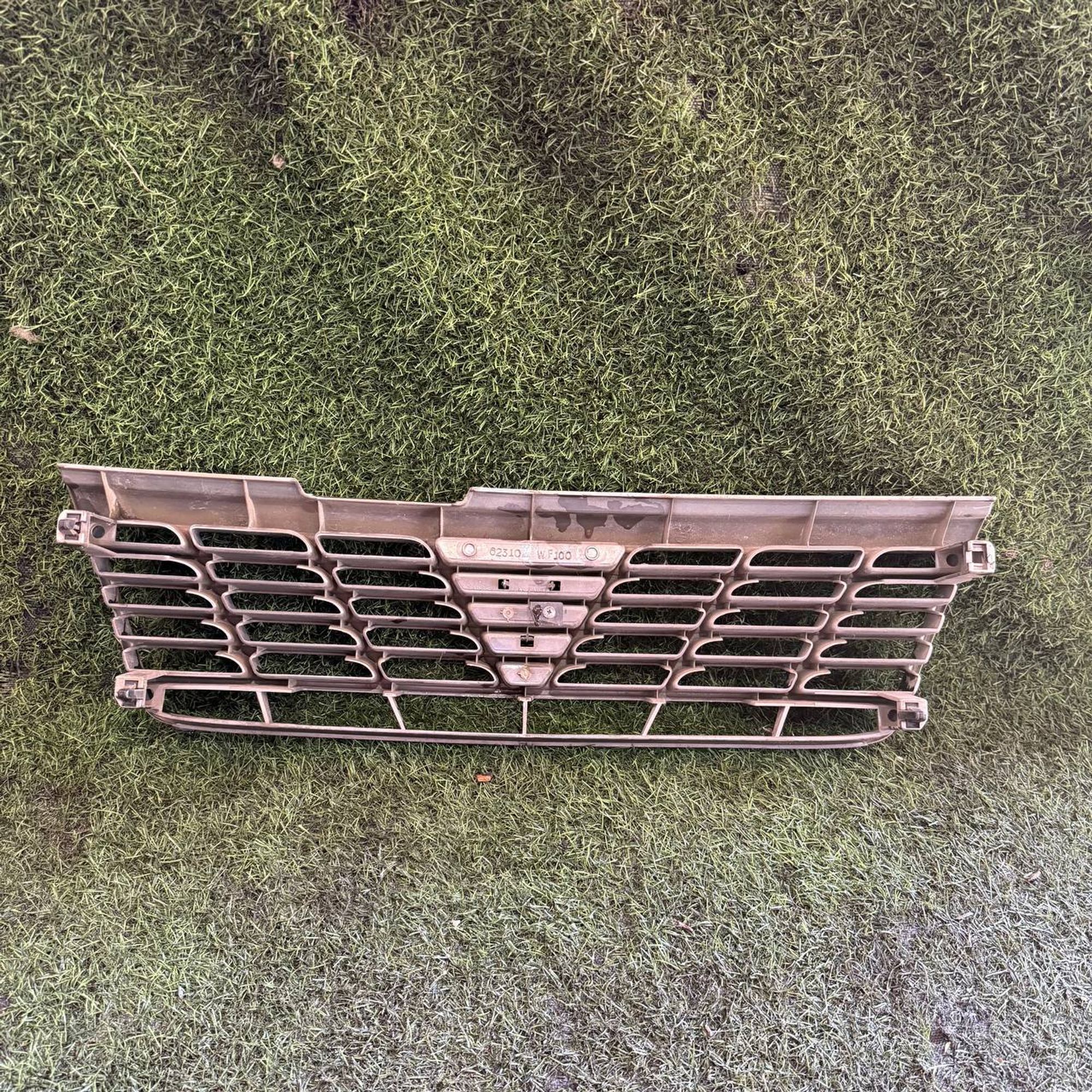 389 Решетка радиатора NISSAN LIBERTY PM12, 4000 рублей, Невинномысск