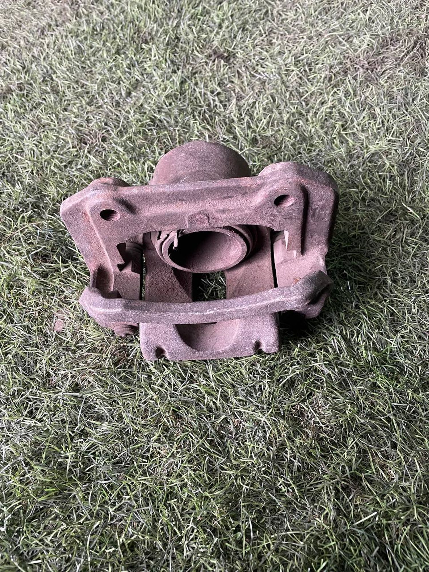 126 Суппорт тормозной передний левый Toyota Mark II GX81 F18G, 3000 рублей, Невинномысск