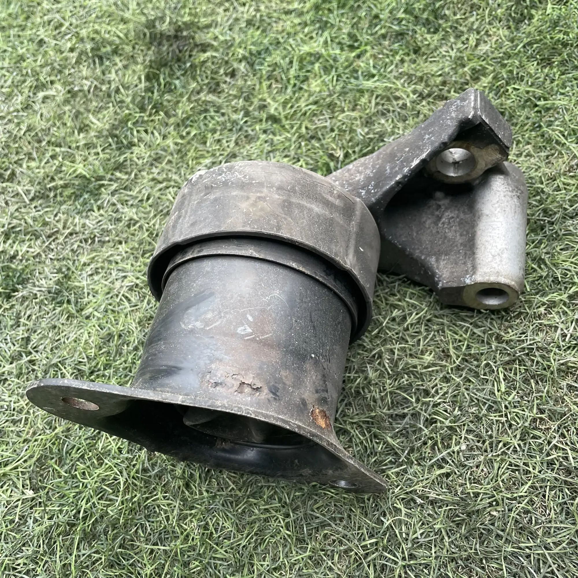 https://ycs.partsauto.market/partsauto-images/thmbs/userImages/772e461030aea93f4dbb6447c0f924d3/part/01f4dd6b-4706-4dcd-8f82-f176df35f5cb_1779194240645.jpg