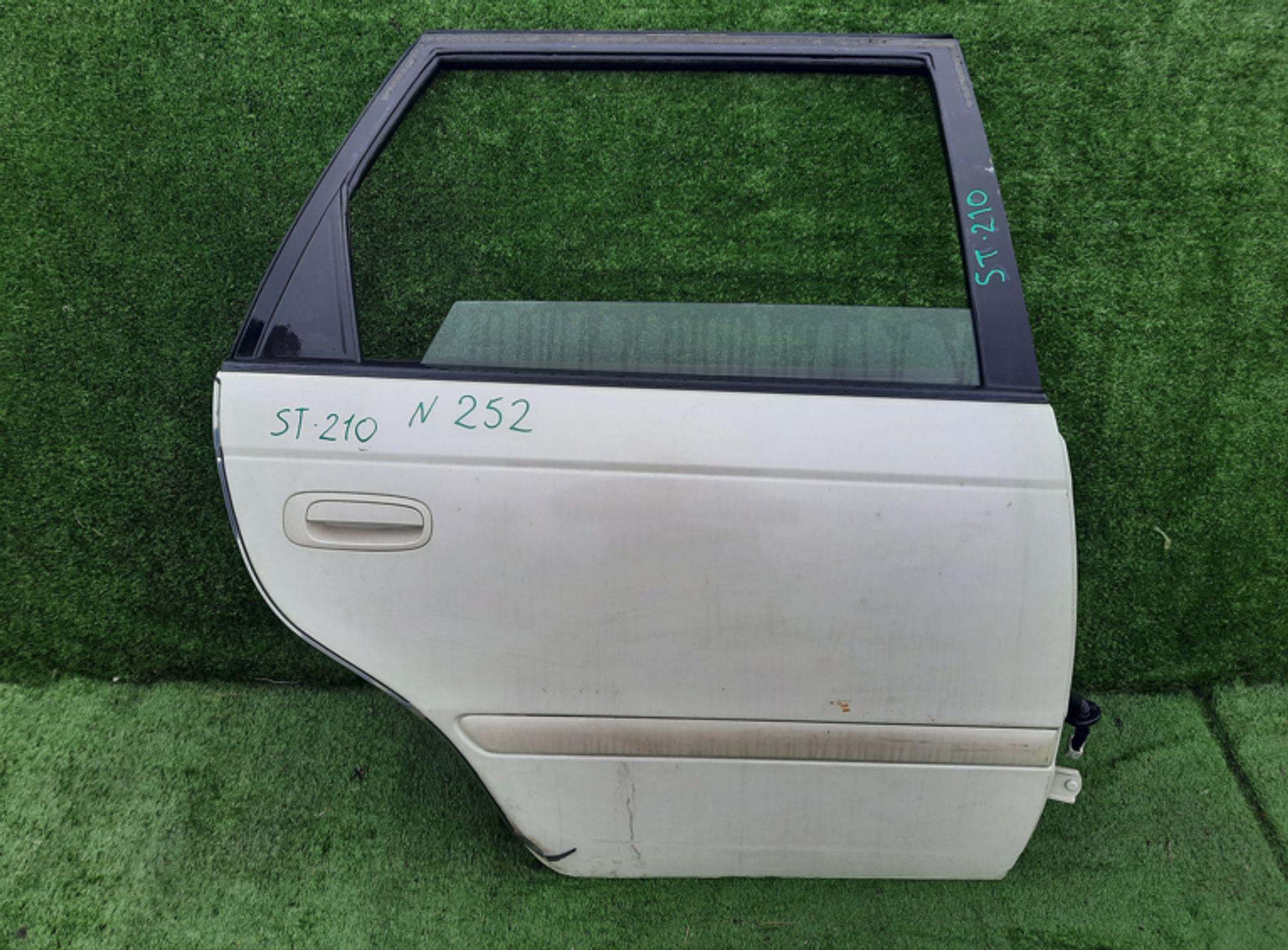 252 дверь на TOYOTA CALDINA ST210, 12500 рублей, Невинномысск