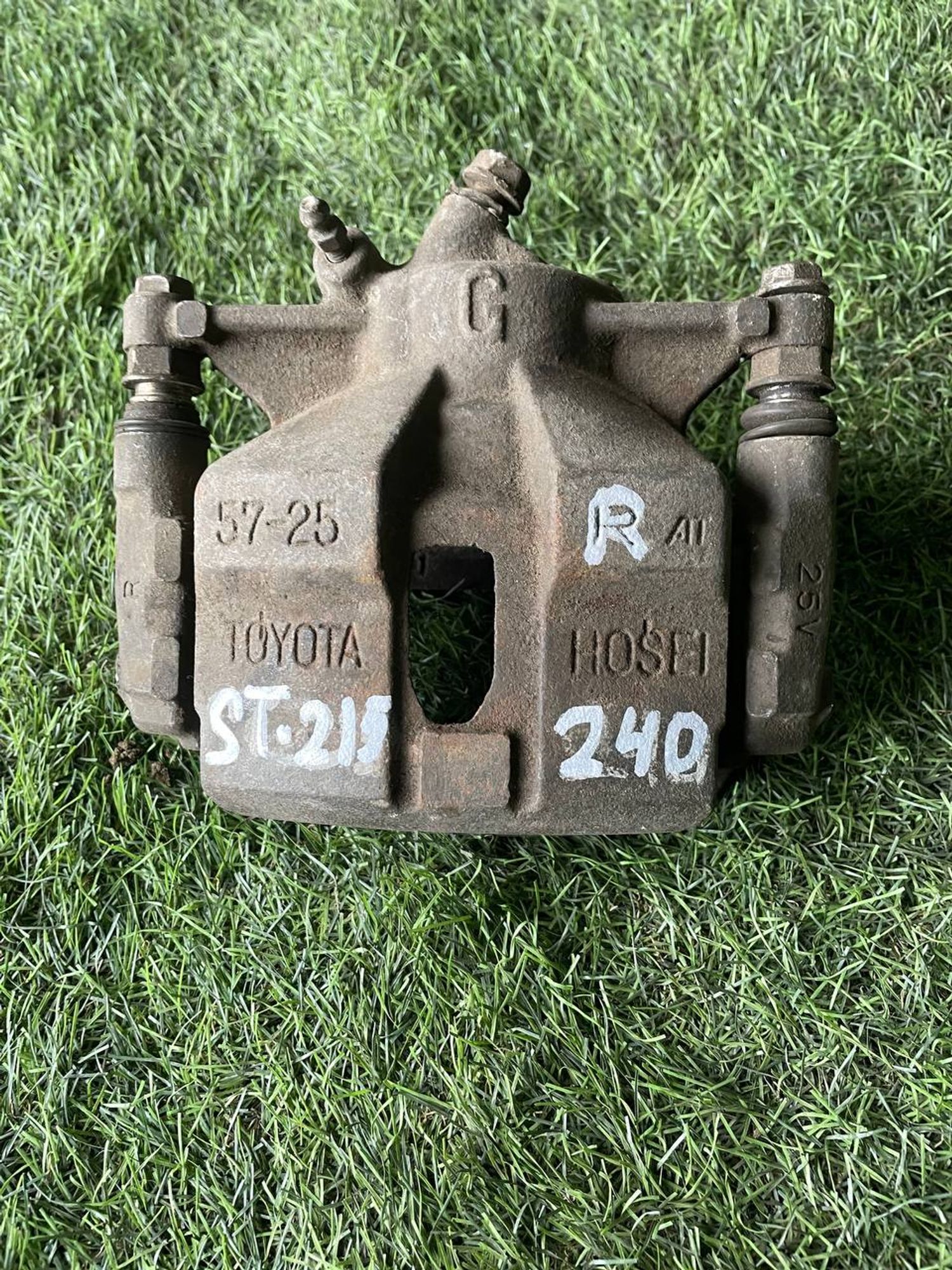 240 Суппорт тормозной передний правый TOYOTA CALDINA ST215, 3000 рублей, Невинномысск