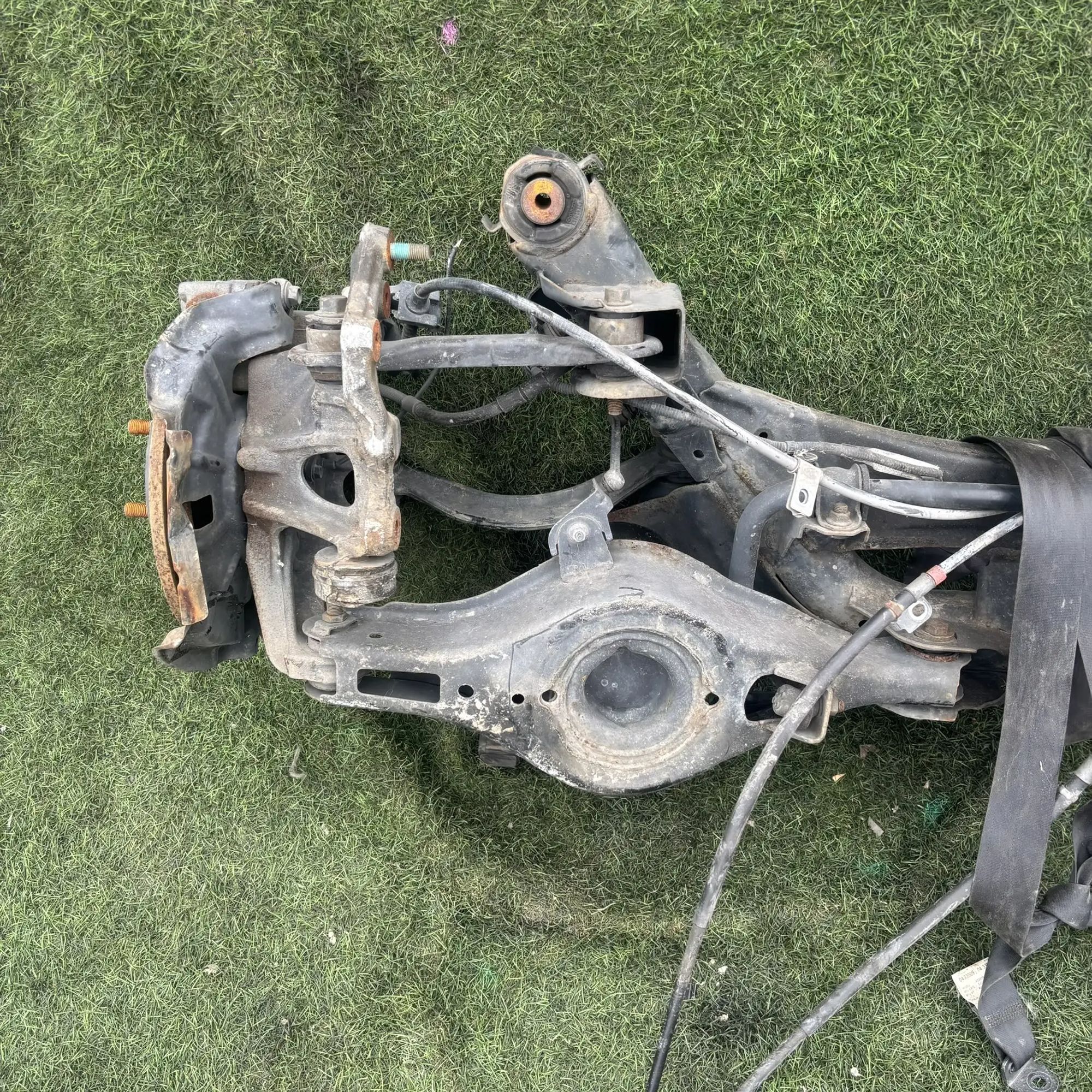 https://ycs.partsauto.market/partsauto-images/thmbs/userImages/772e461030aea93f4dbb6447c0f924d3/part/03f7a164-4a04-4639-94e0-589c3f830615_1777015181374.jpg
