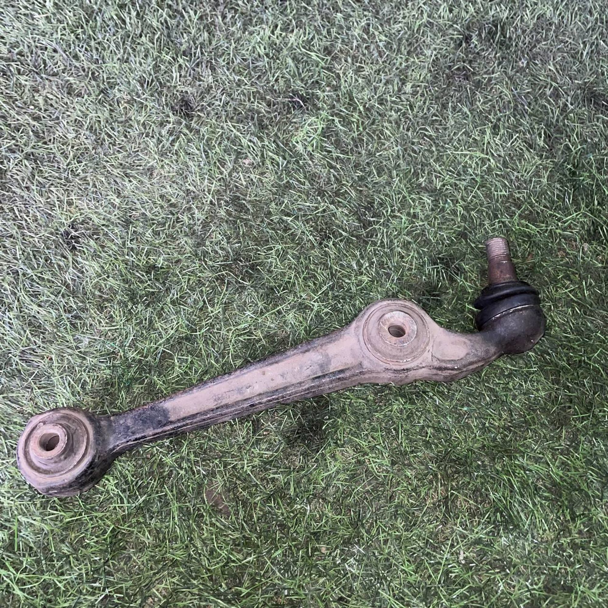 19 Рычаг передний правый нижний Mazda Atenza GGEP, 3000 рублей, Невинномысск