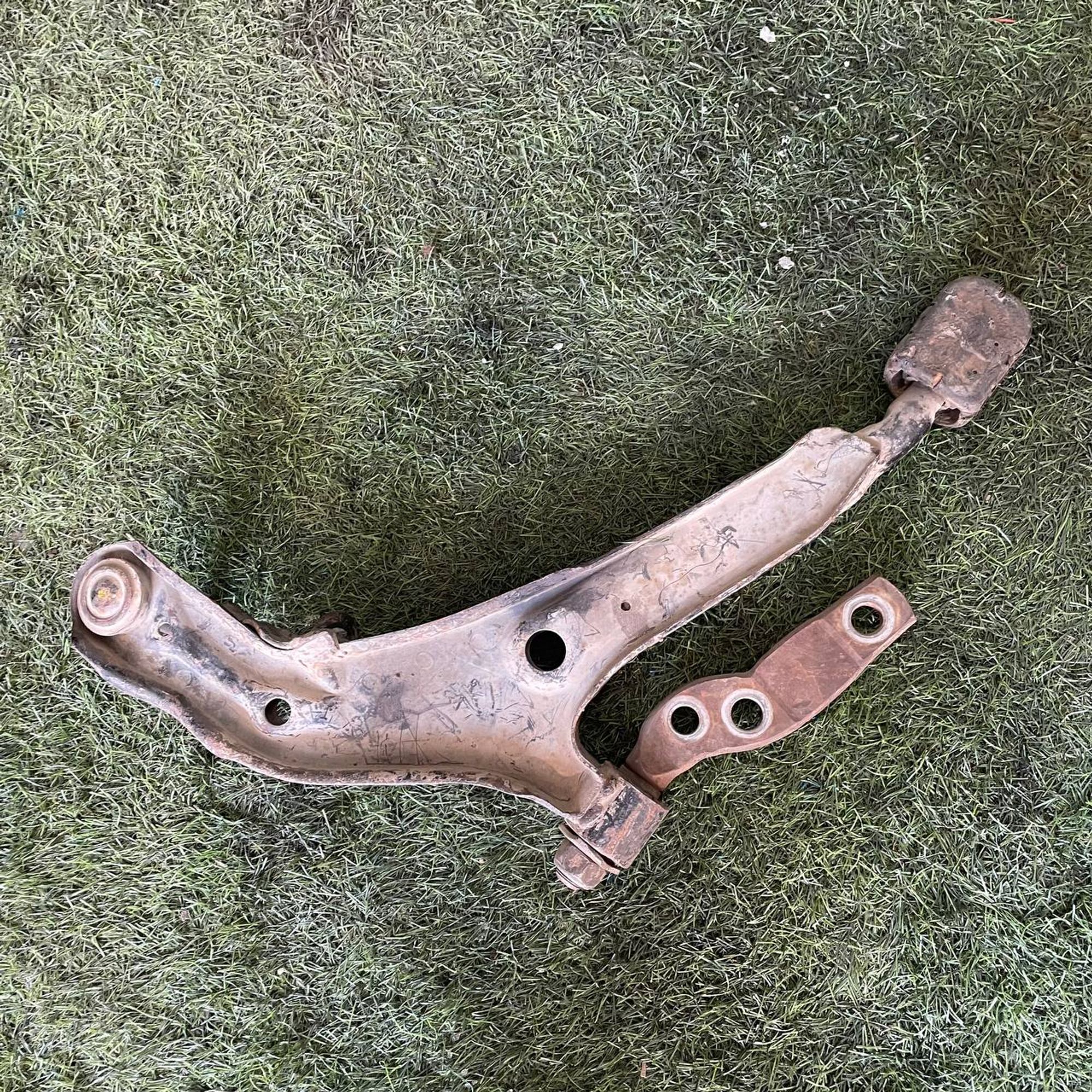 228 Рычаг передний левый нижний NISSAN LIBERTY PM12, 3500 рублей, Невинномысск