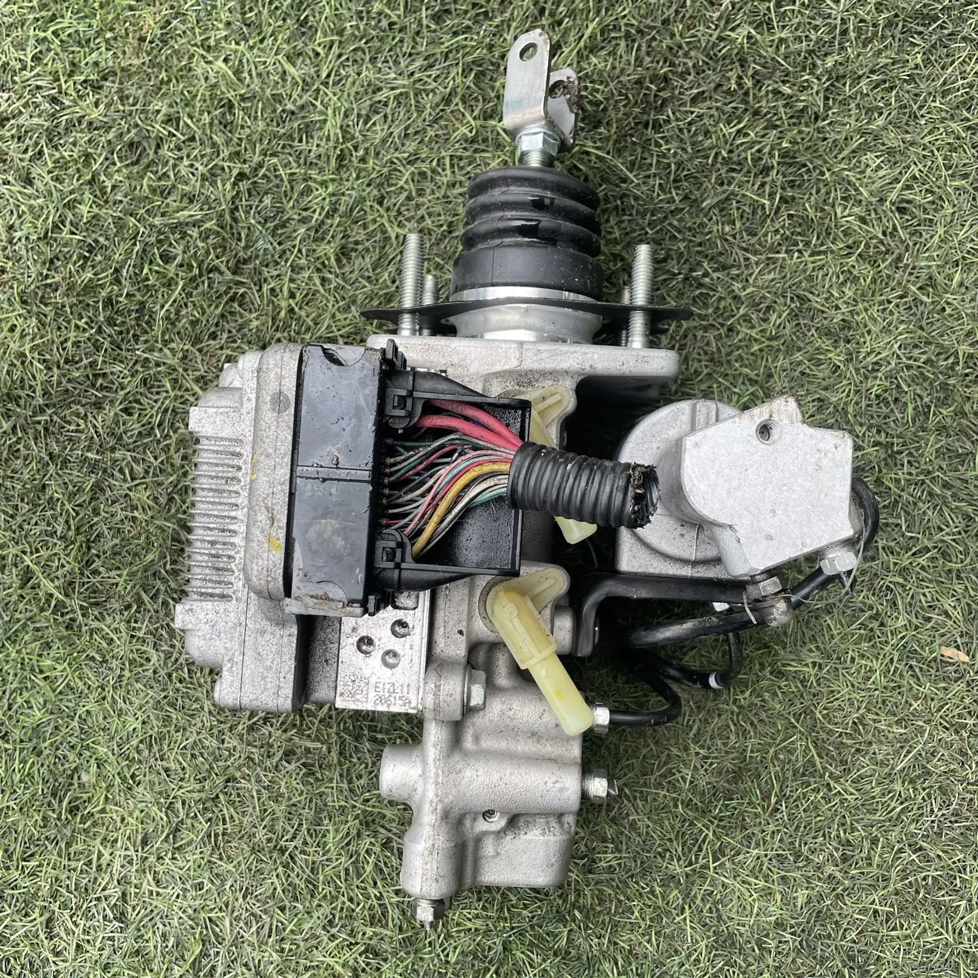https://ycs.partsauto.market/partsauto-images/thmbs/userImages/772e461030aea93f4dbb6447c0f924d3/part/04bcb0ed-d0c8-4e11-9f29-81ac8dd48ca2_1779178544914.jpg