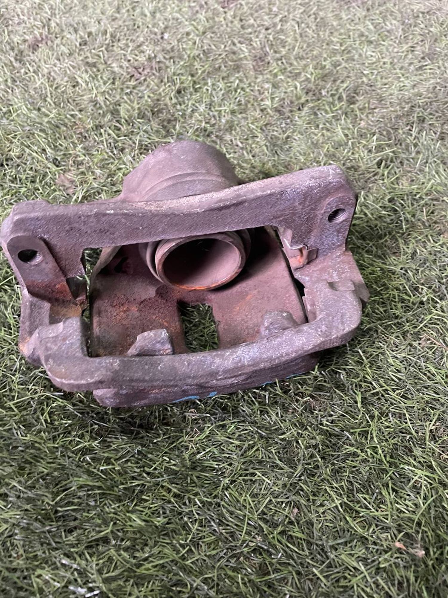 225 Суппорт тормозной передний левый TOYOTA CAMRY SV40, 3000 рублей, Невинномысск