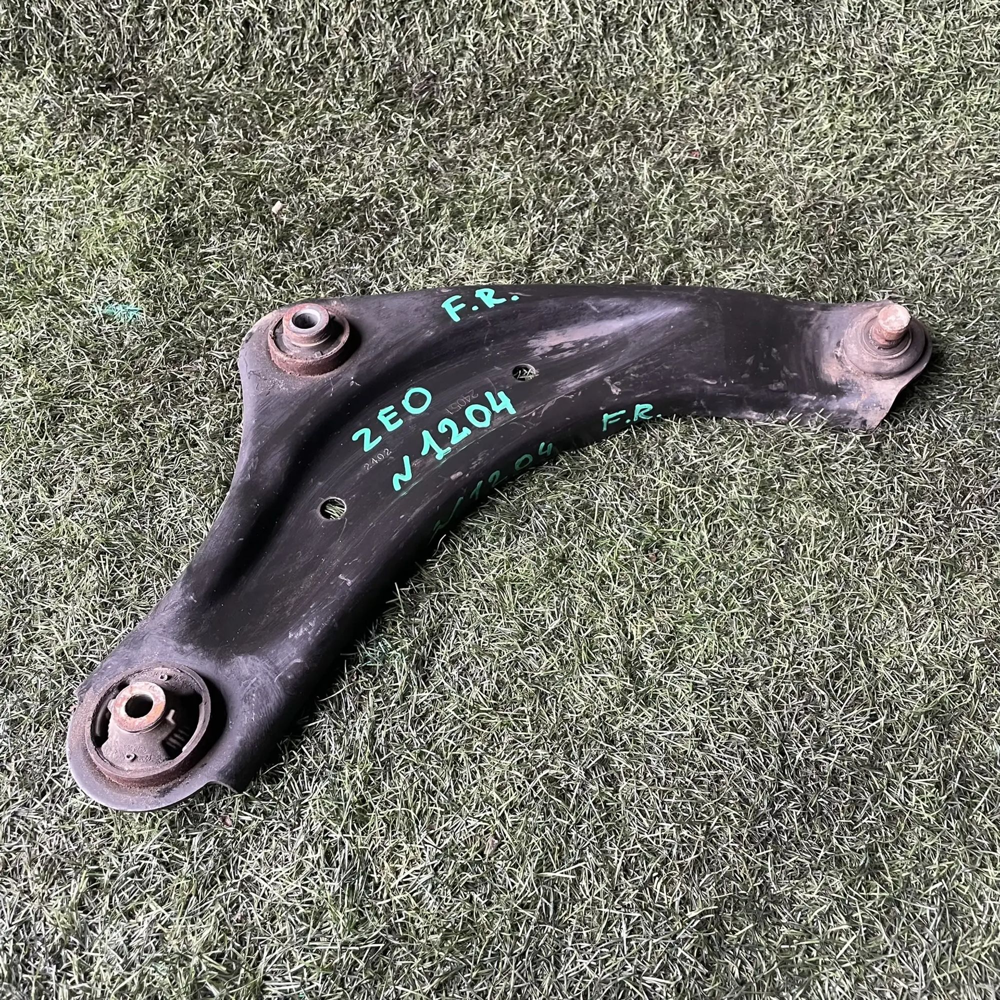 1204 Рычаг передний правый нижний Nissan Leaf ZE0 EM61 24kw 2012, 5500 рублей, Невинномысск