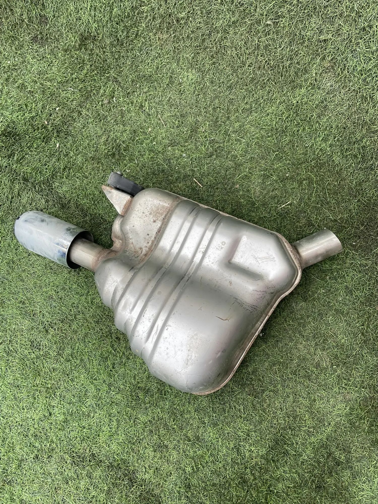 https://ycs.partsauto.market/partsauto-images/thmbs/userImages/772e461030aea93f4dbb6447c0f924d3/part/054de843-d639-454c-bdc8-09a7f713a69d_1775465859535.jpg