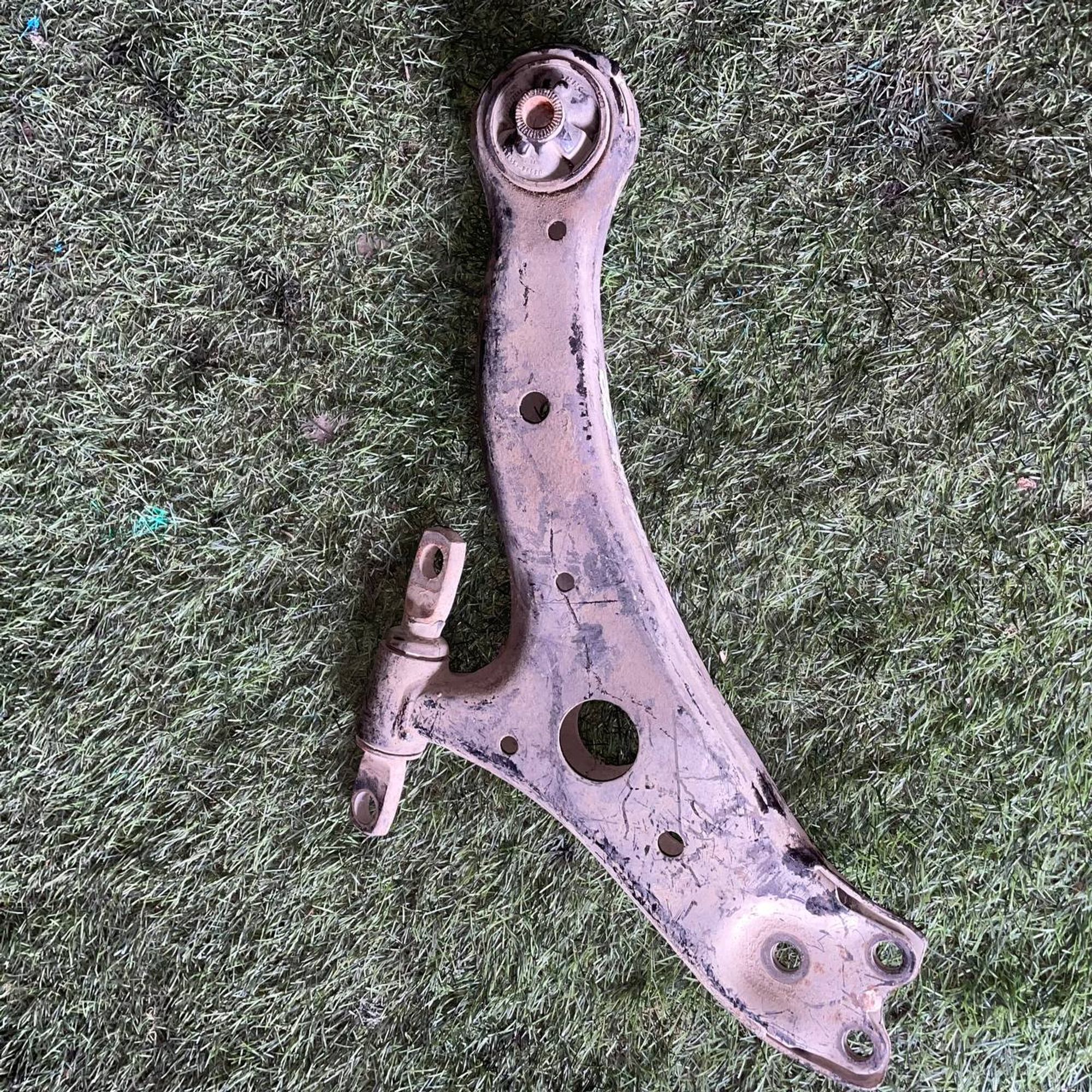 88 Рычаг передний правый нижний TOYOTA ESTIMA ACR30, 3500 рублей, Невинномысск