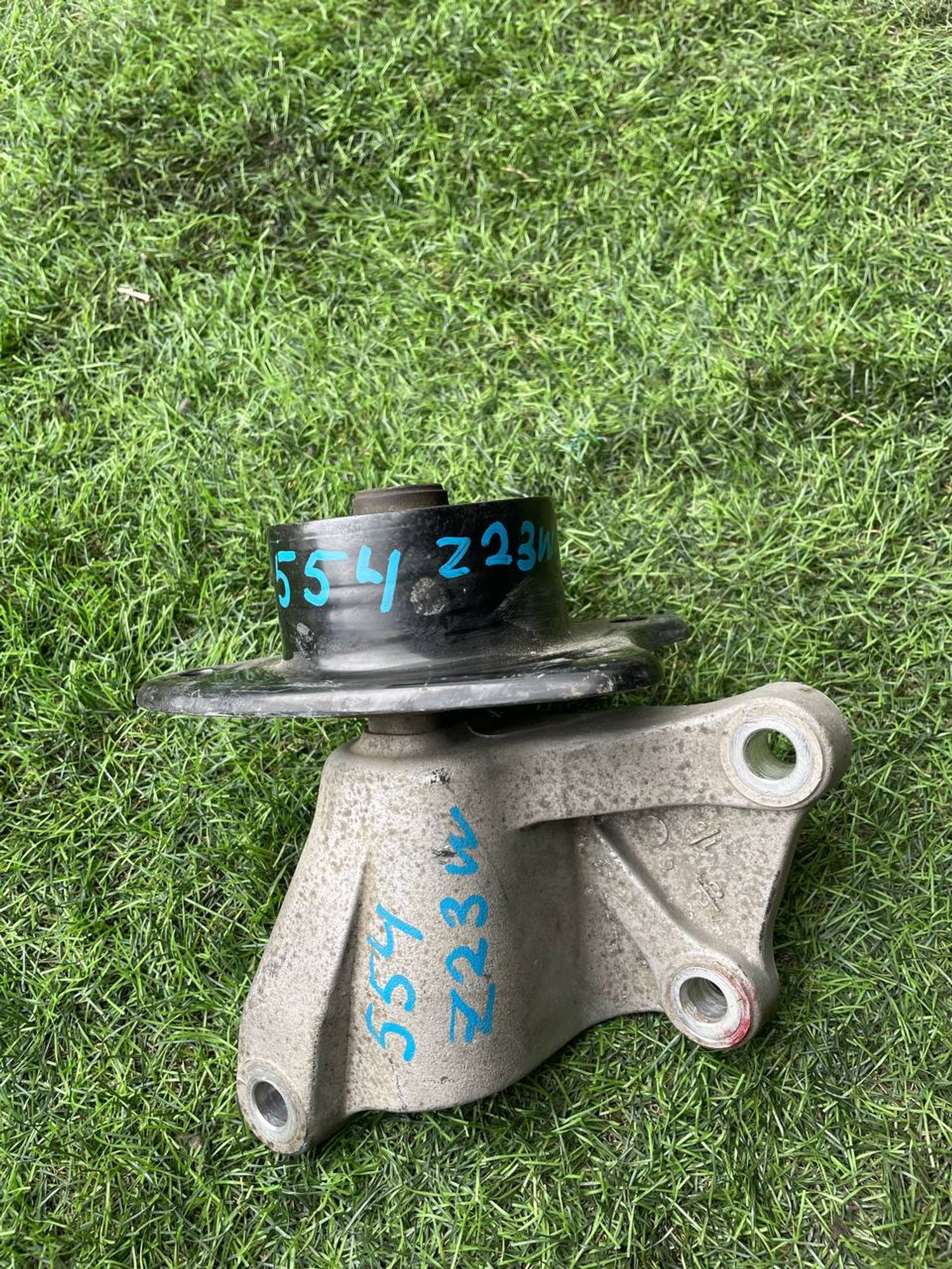 https://ycs.partsauto.market/partsauto-images/thmbs/userImages/772e461030aea93f4dbb6447c0f924d3/part/0598cb11-63c9-4a80-9f12-037cffd62d3e_1773820888418.jpg