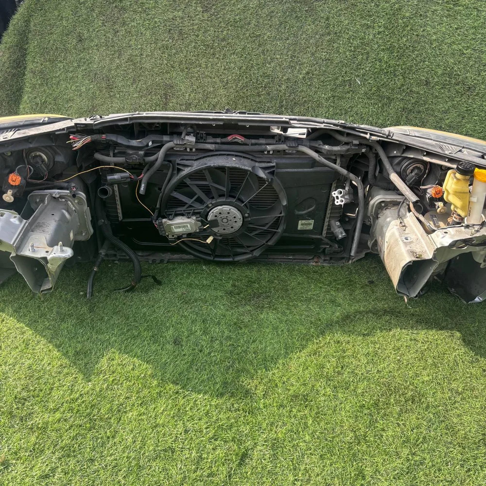 219 Усилитель бампера передний Mazda Axela BK5P ZY 2006 ХЭТЧ, 13500 рублей, Невинномысск