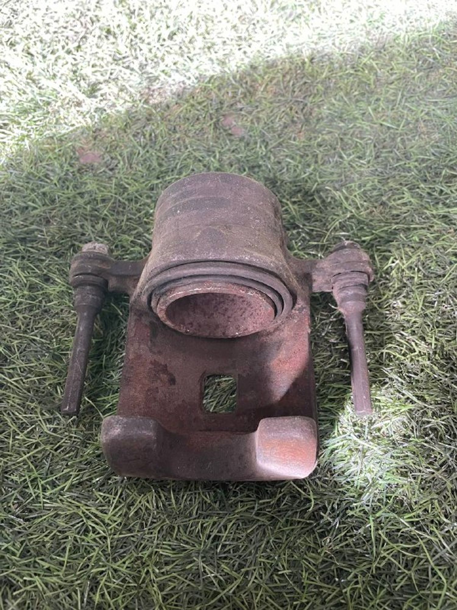 422 Суппорт тормозной передний правый NISSAN SUNNY FB14, 3000 рублей, Невинномысск