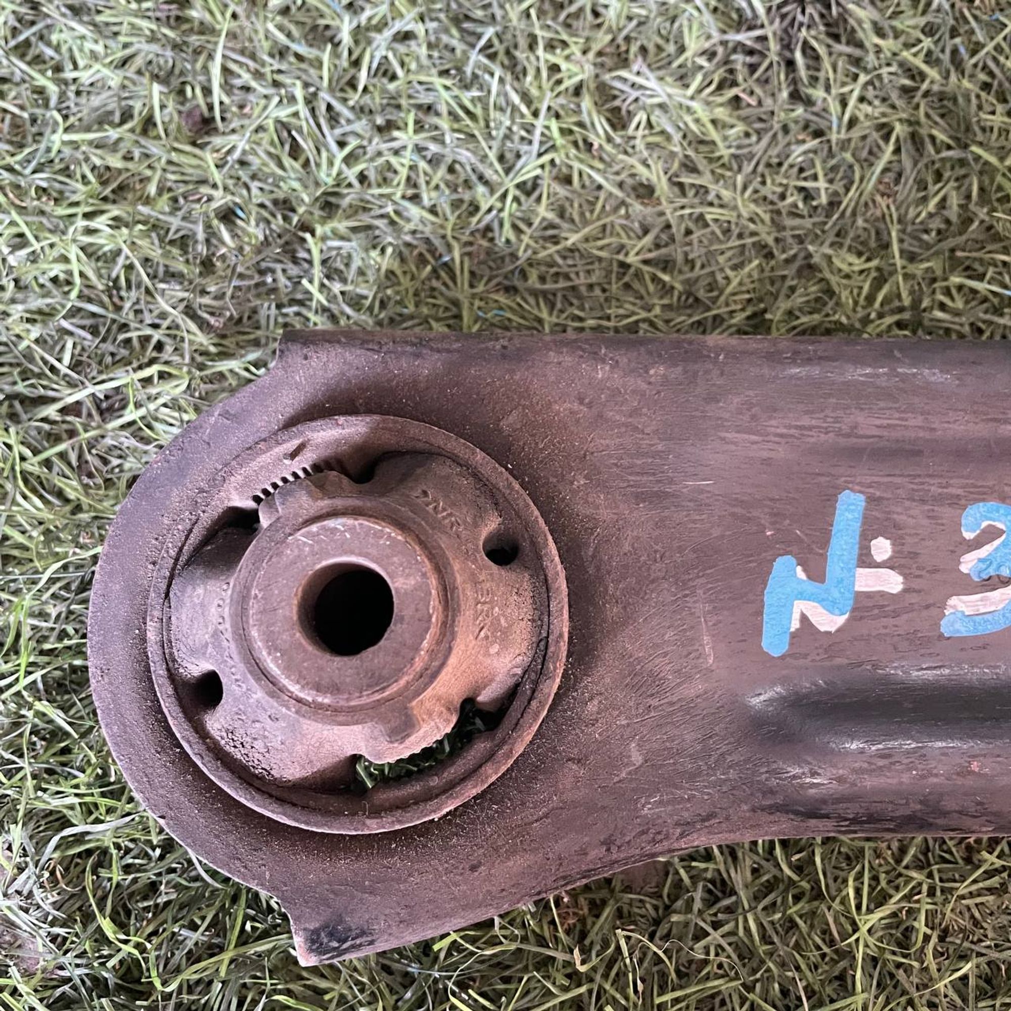 323 Рычаг передний правый нижний NISSAN TIIDA JC11, 4500 рублей, Невинномысск