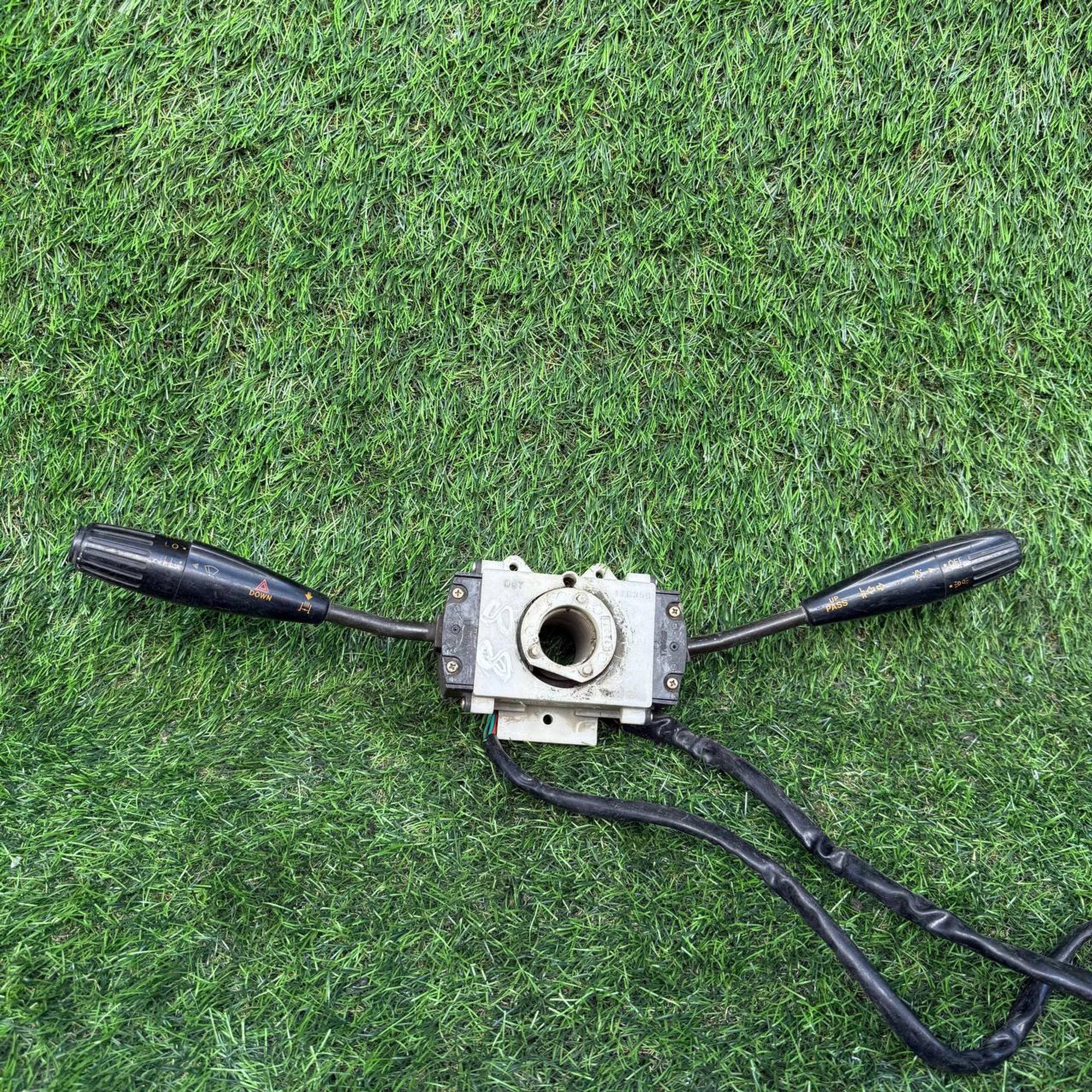 88 Подрулевой переключатель дворников и света HINO, 3500 рублей, Невинномысск