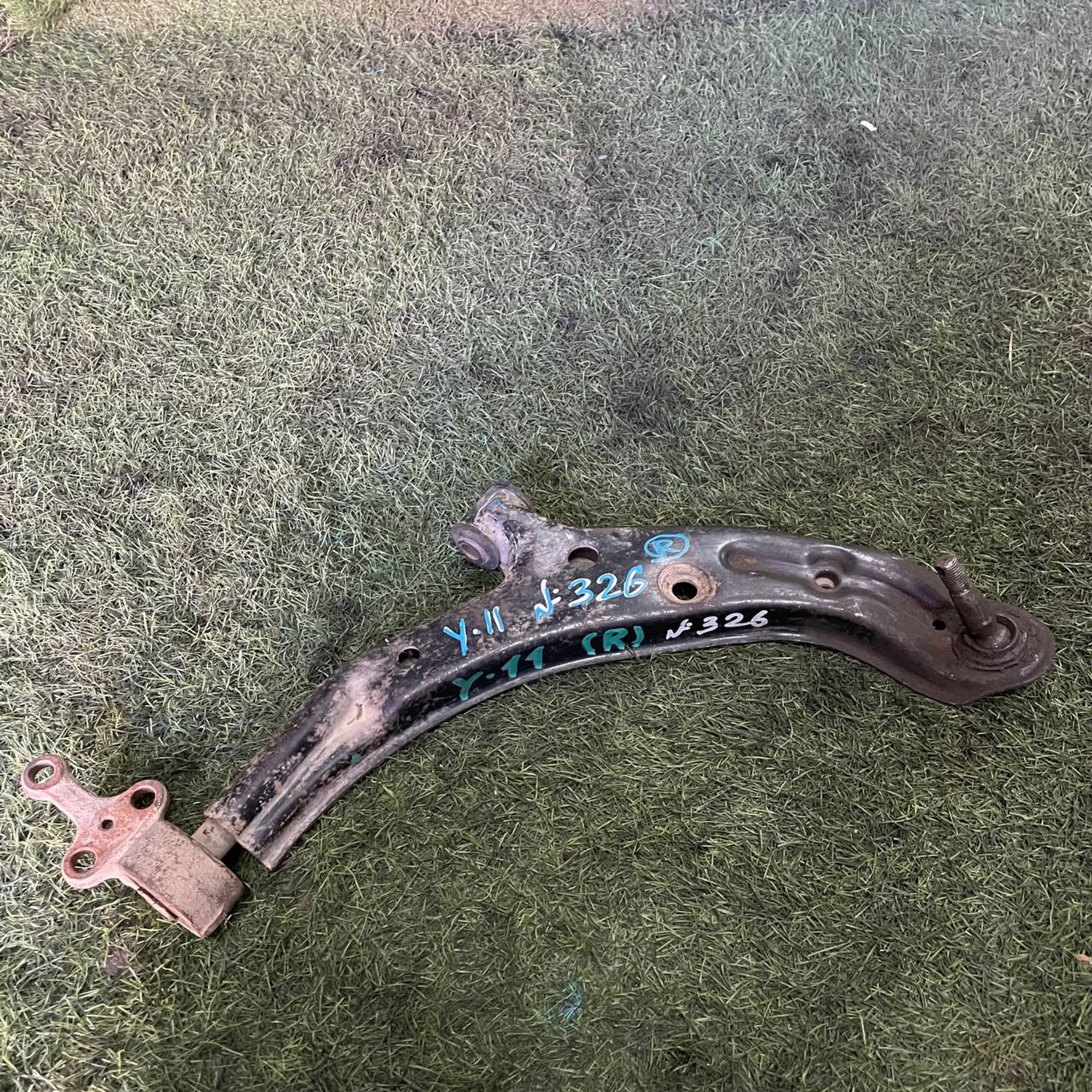 326 Рычаг передний правый нижний NISSAN WINGROAD Y11, 4000 рублей, Невинномысск