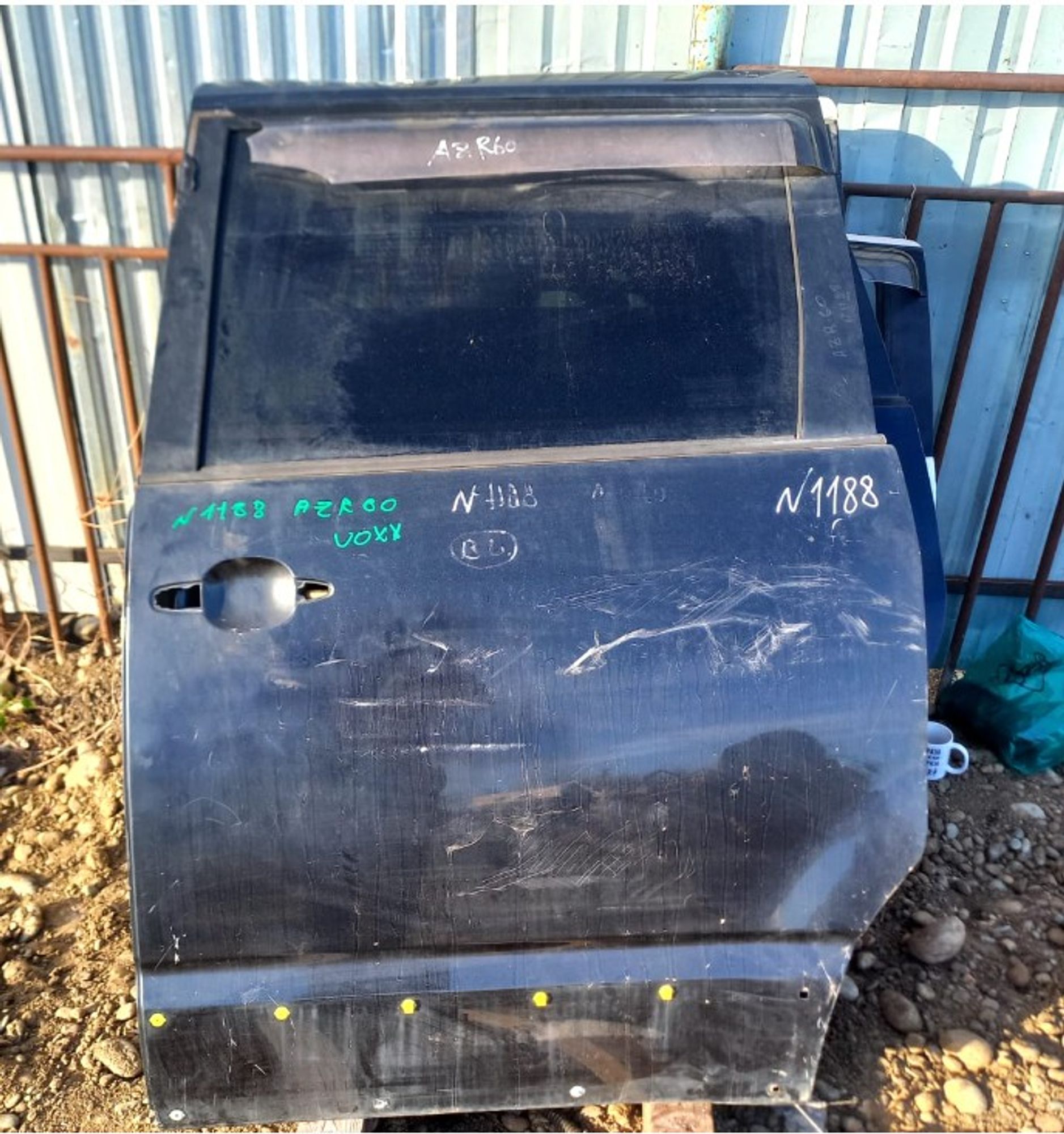 1188 дверь на TOYOTA VOXY AZR60, 18500 рублей, Невинномысск