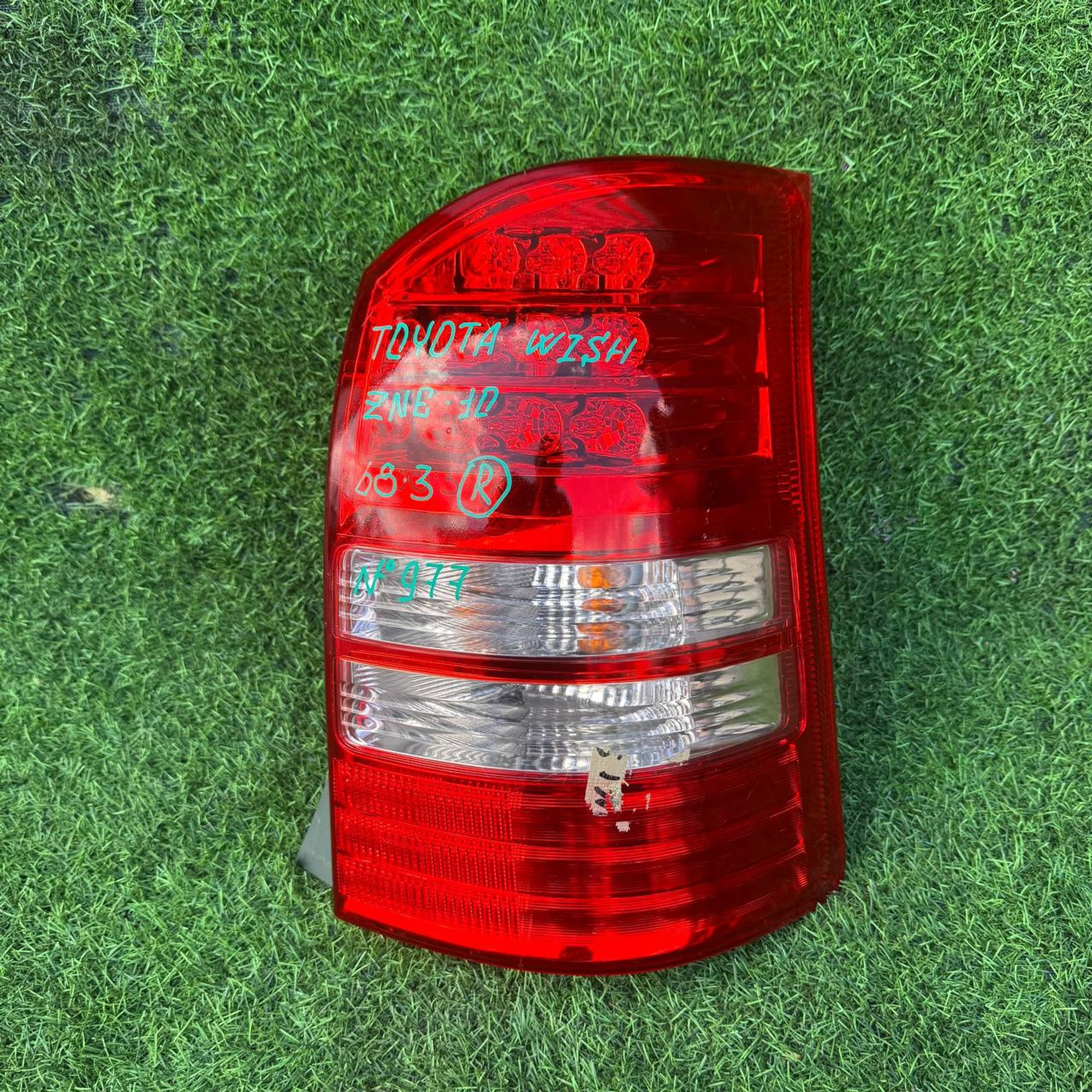 977 Фонарь задний правый TOYOTA WISH ZNE10, 4500 рублей, Невинномысск