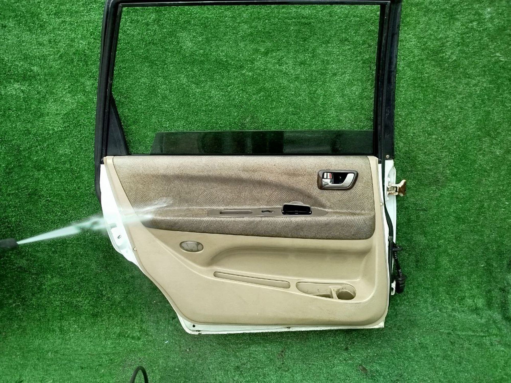 860 дверь на MITSUBISHI CHARIOT N84W, 7500 рублей, Невинномысск