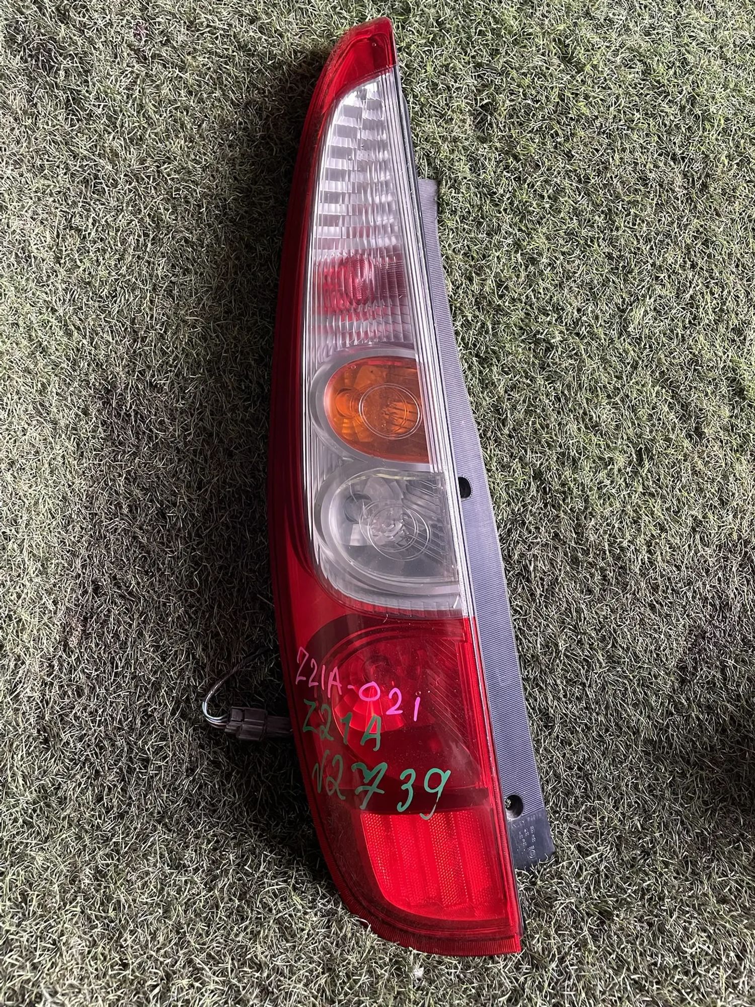 2739 Фонарь задний левый Mitsubishi Colt Z21A 4A90 2005, 3500 рублей, Невинномысск