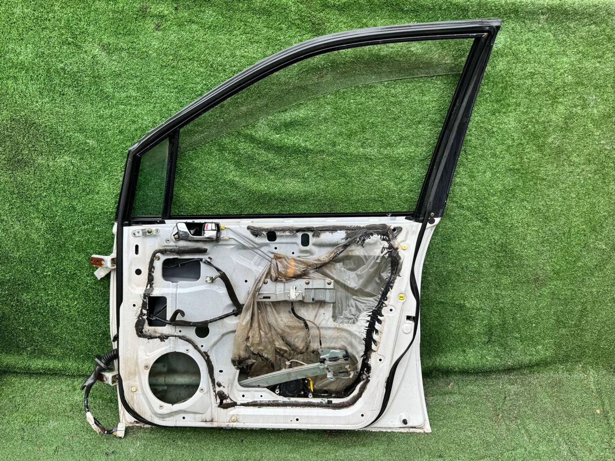 2094 дверь на MITSUBISHI CHARIOT N74W, 7500 рублей, Невинномысск