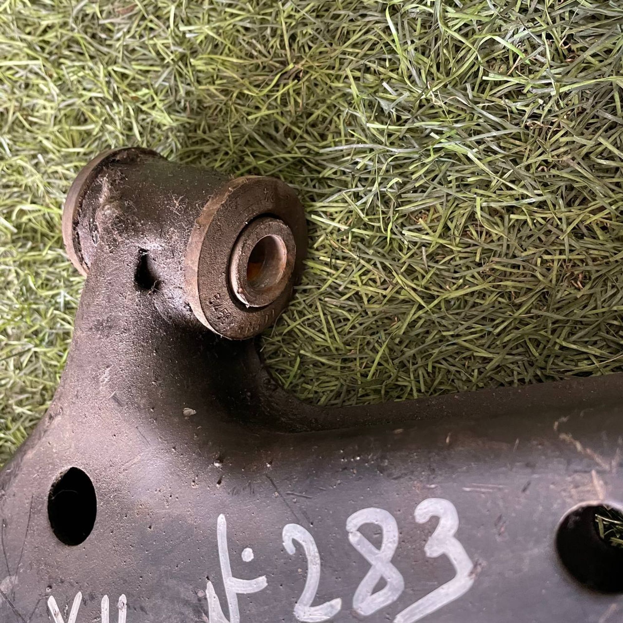 283 Рычаг передний левый нижний NISSAN WINGROAD Y11, 4000 рублей, Невинномысск