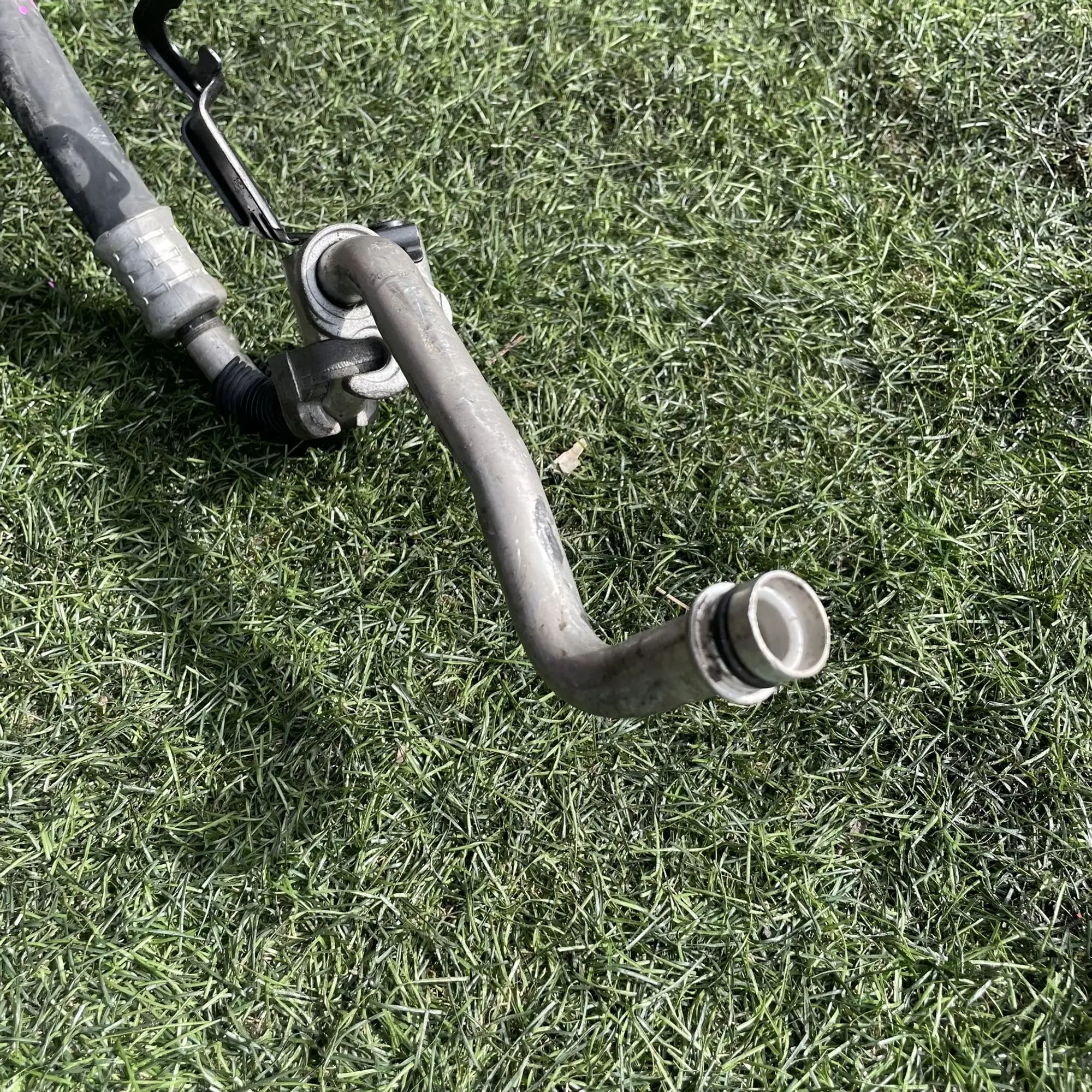 https://ycs.partsauto.market/partsauto-images/thmbs/userImages/772e461030aea93f4dbb6447c0f924d3/part/09a8ff48-6f41-4505-8d0e-5eaf192e50e6_1776508212552.jpg