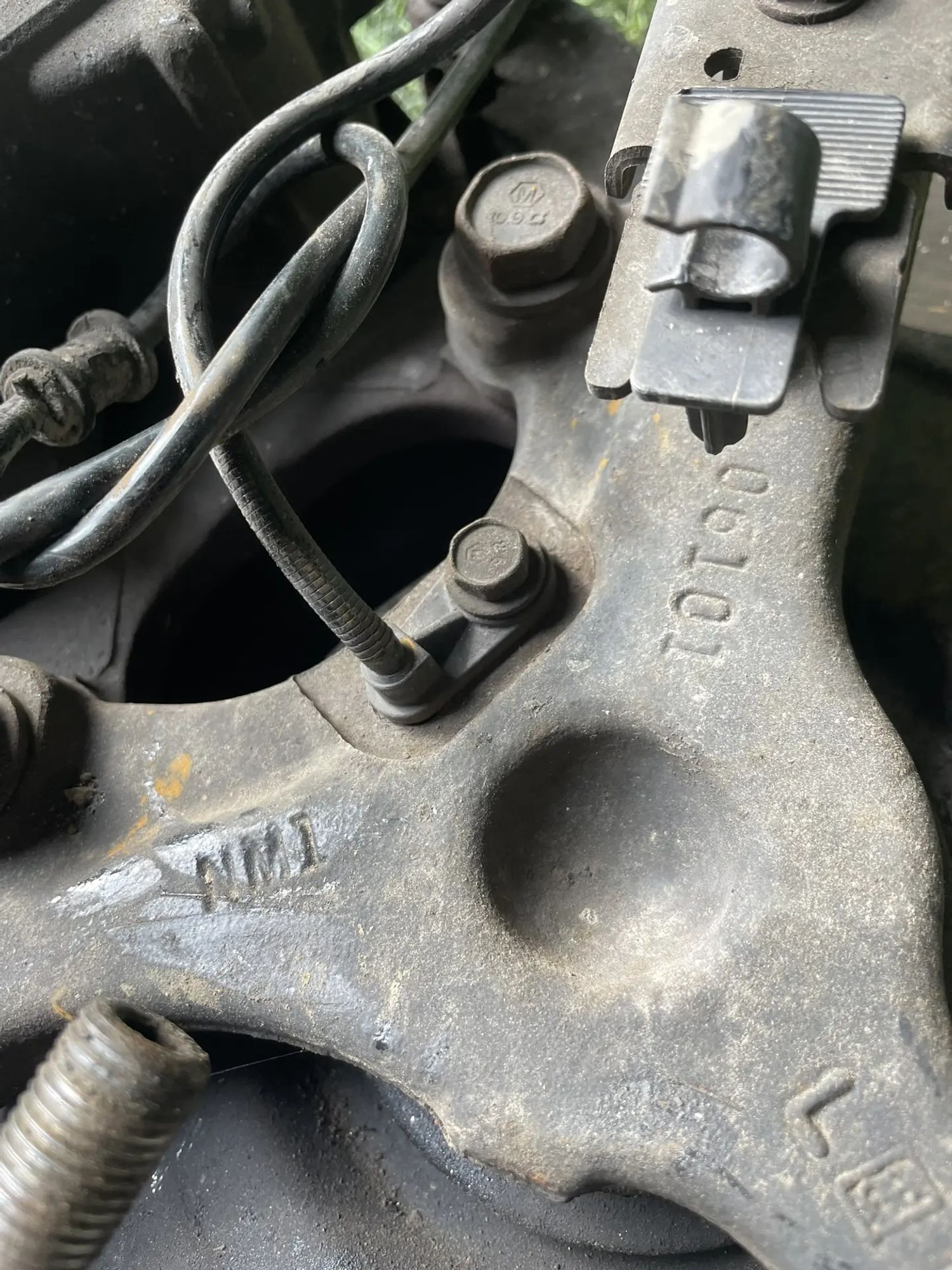 1376 Ступица передняя левая Chrysler 300C 3.5 2006, 10000 рублей, Невинномысск