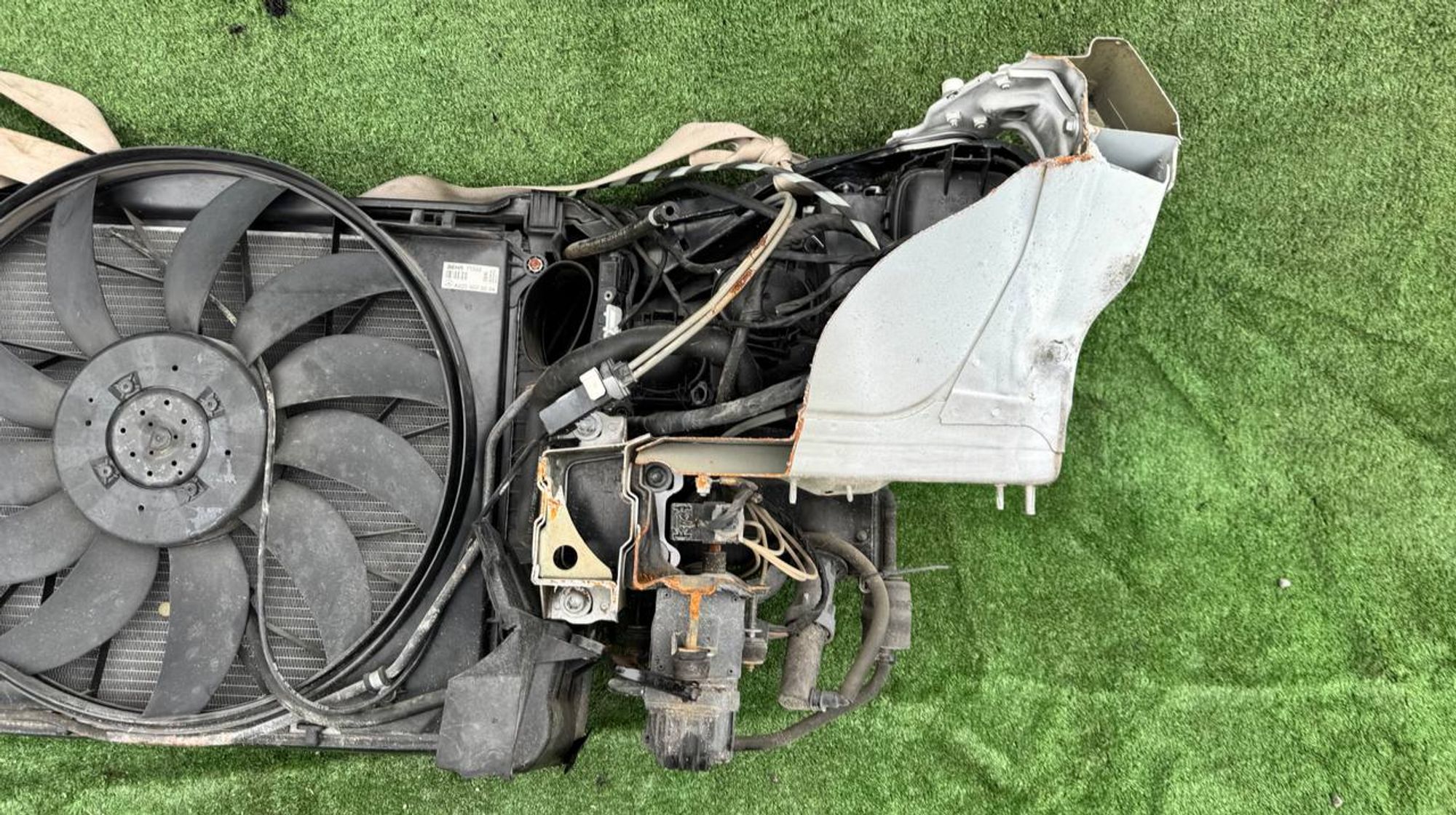 https://ycs.partsauto.market/partsauto-images/thmbs/userImages/772e461030aea93f4dbb6447c0f924d3/part/0a12bdef-da00-49a7-af00-81794d49244e_1733149782730.jpg