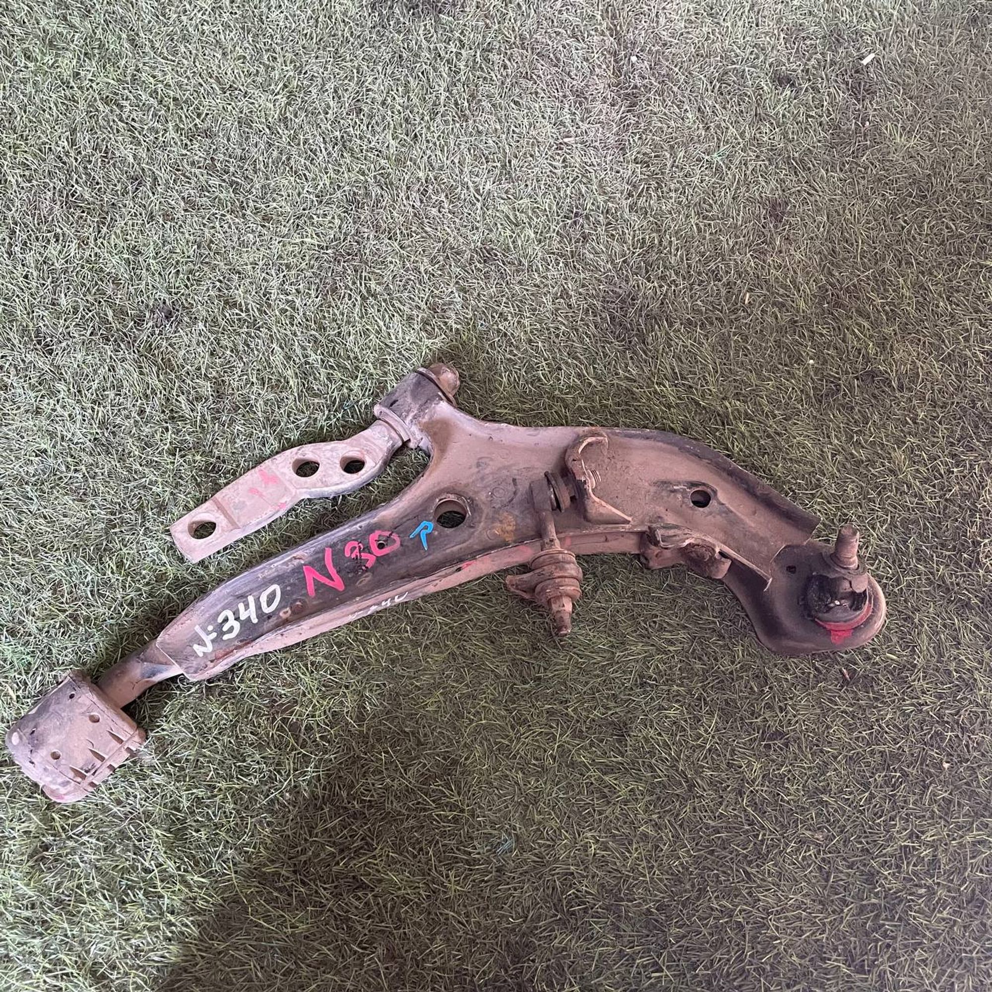 340 Рычаг передний правый нижний NISSAN RNESSA N30, 4500 рублей, Невинномысск