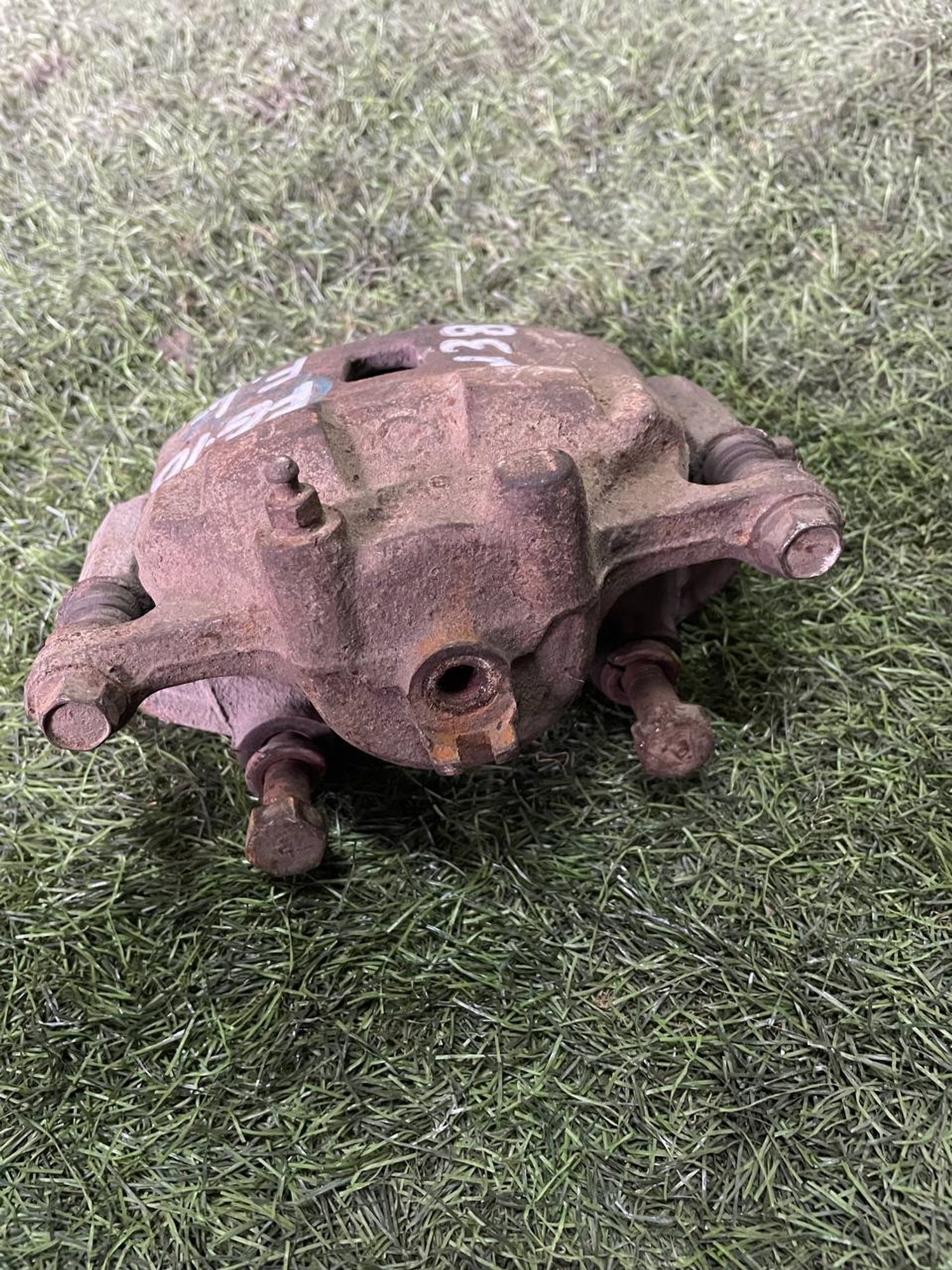 383 Суппорт тормозной передний левый NISSAN BLUEBIRD SYLPHY FG10, 3000 рублей, Невинномысск