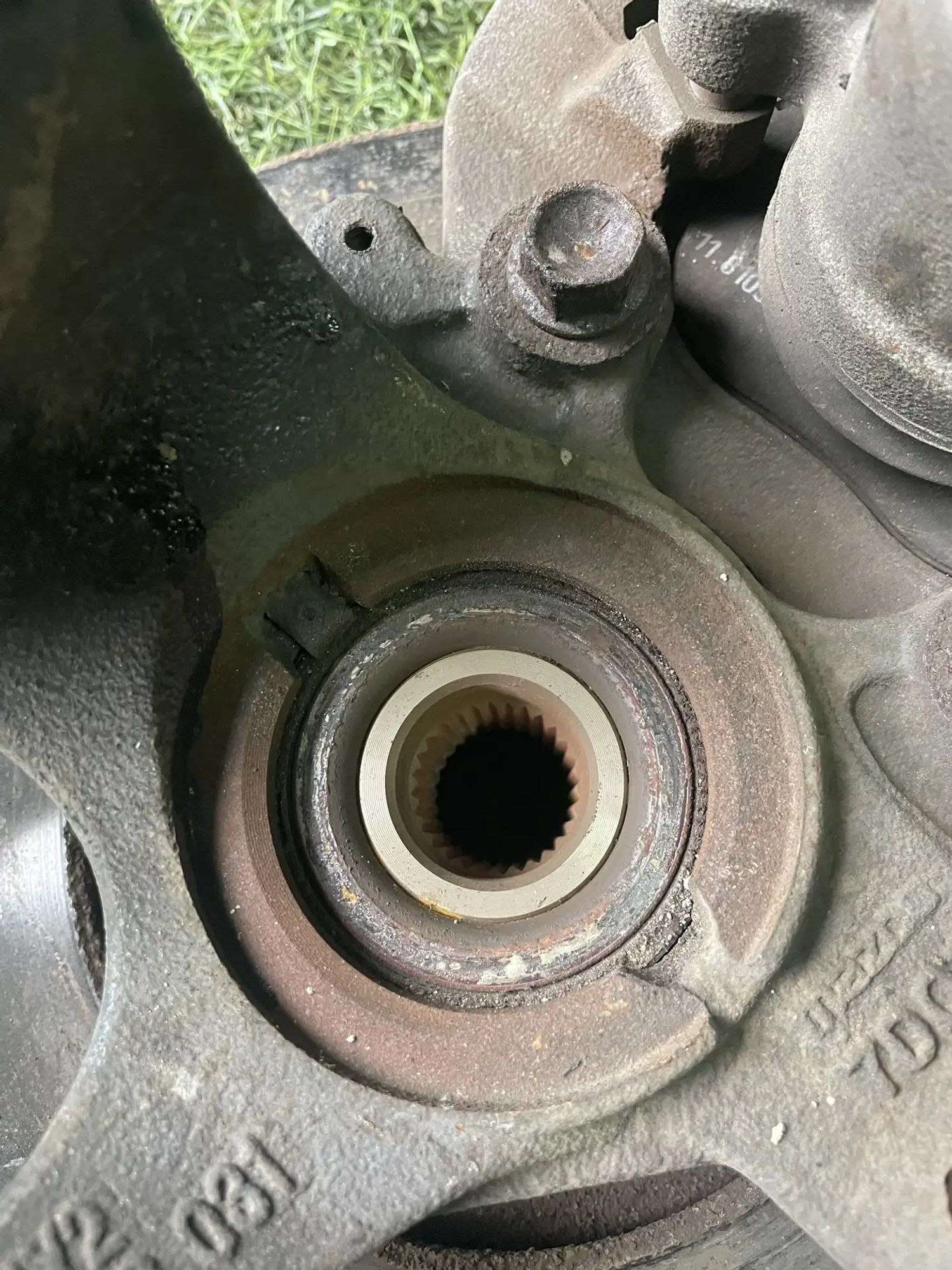 1369 Ступица передняя левая Mazda Axela BK5P ZY 2006, 12500 рублей, Невинномысск