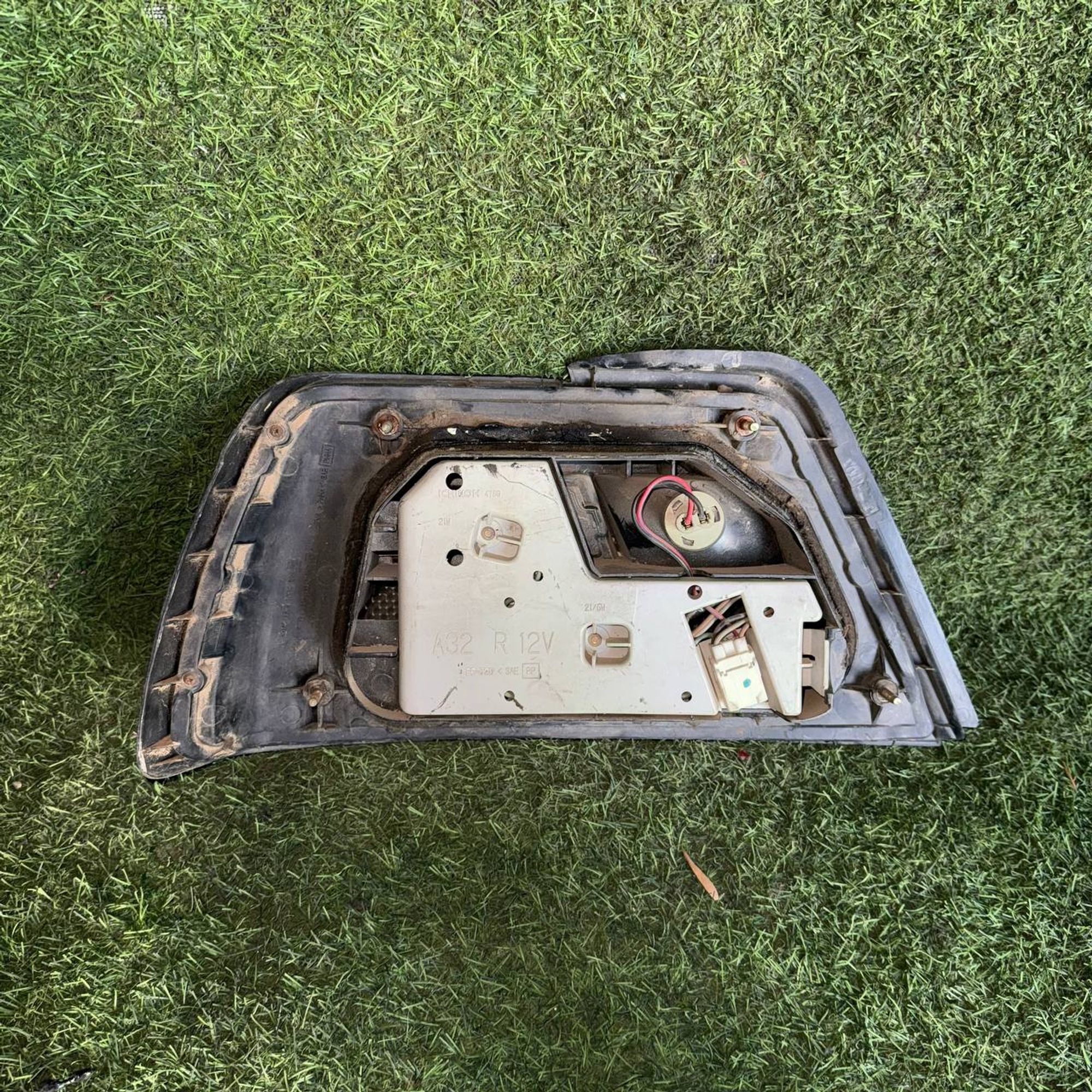 1303 Фонарь задний правый NISSAN BLUEBIRD U14, 4500 рублей, Невинномысск