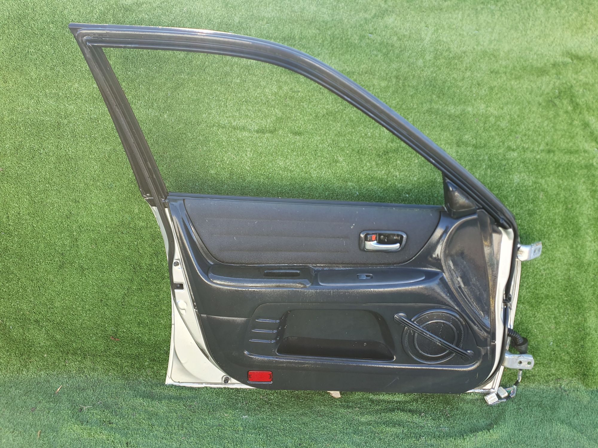 372 дверь F/L на TOYOTA ALTEZZA SXE10, 9000 рублей, Невинномысск