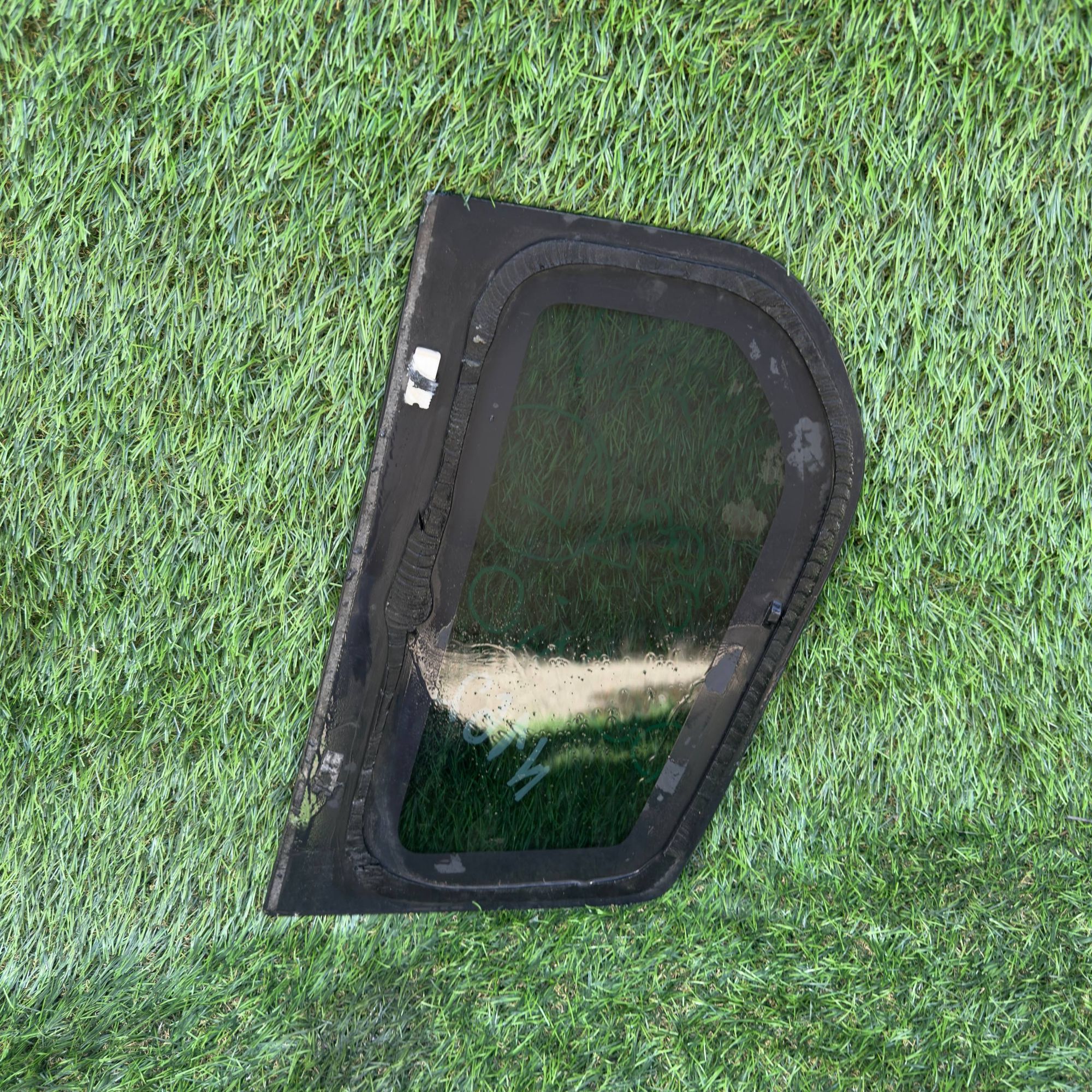 162 Форточка двери задней левой MAZDA DEMIO DY3W, 1500 рублей, Невинномысск