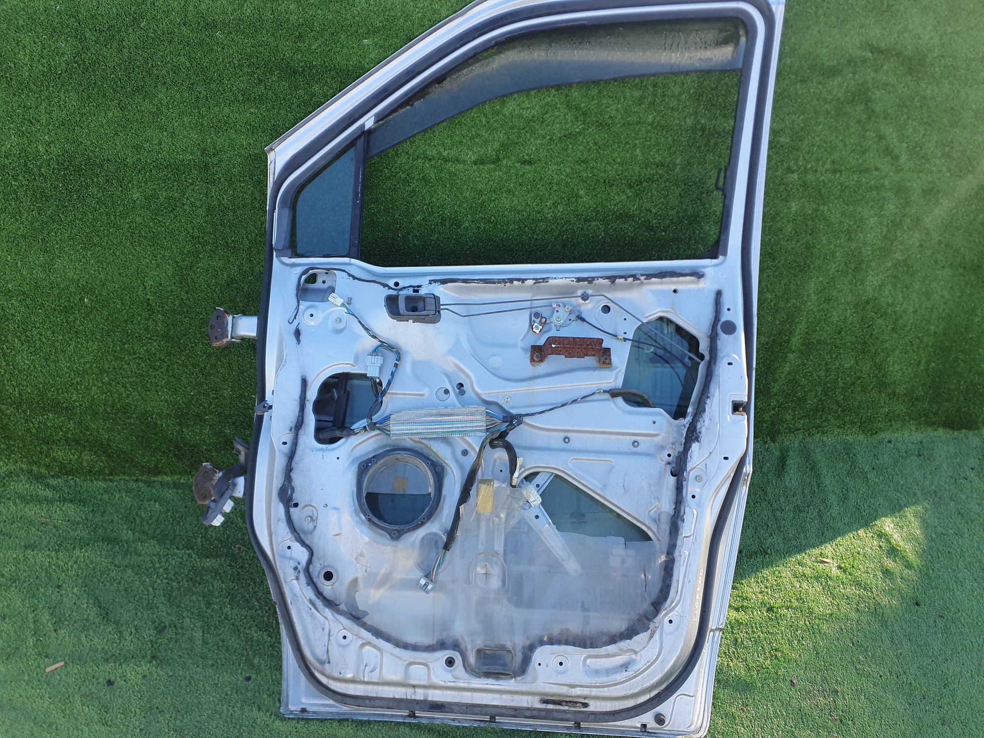 1471 дверь F/R на NISSAN ELGRAND ATE50, 9500 рублей, Невинномысск