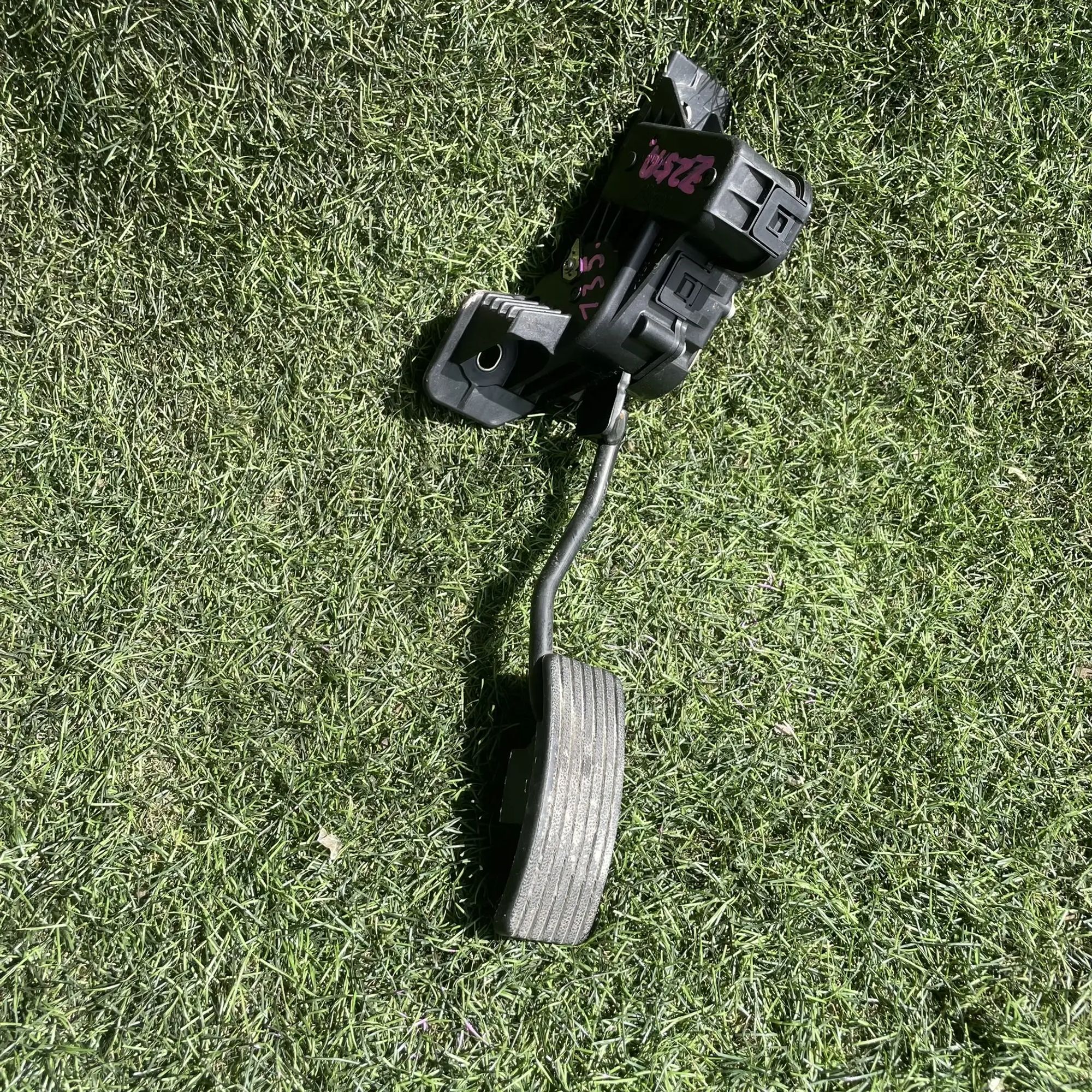 https://ycs.partsauto.market/partsauto-images/thmbs/userImages/772e461030aea93f4dbb6447c0f924d3/part/0d59215e-e033-41d0-82bf-8d646771f8cb_1776688018622.jpg