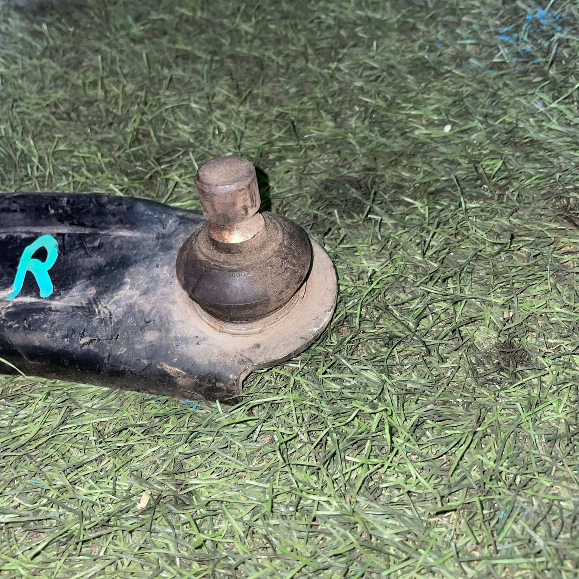 324 Рычаг передний правый нижний NISSAN CUBE Z11, 3500 рублей, Невинномысск