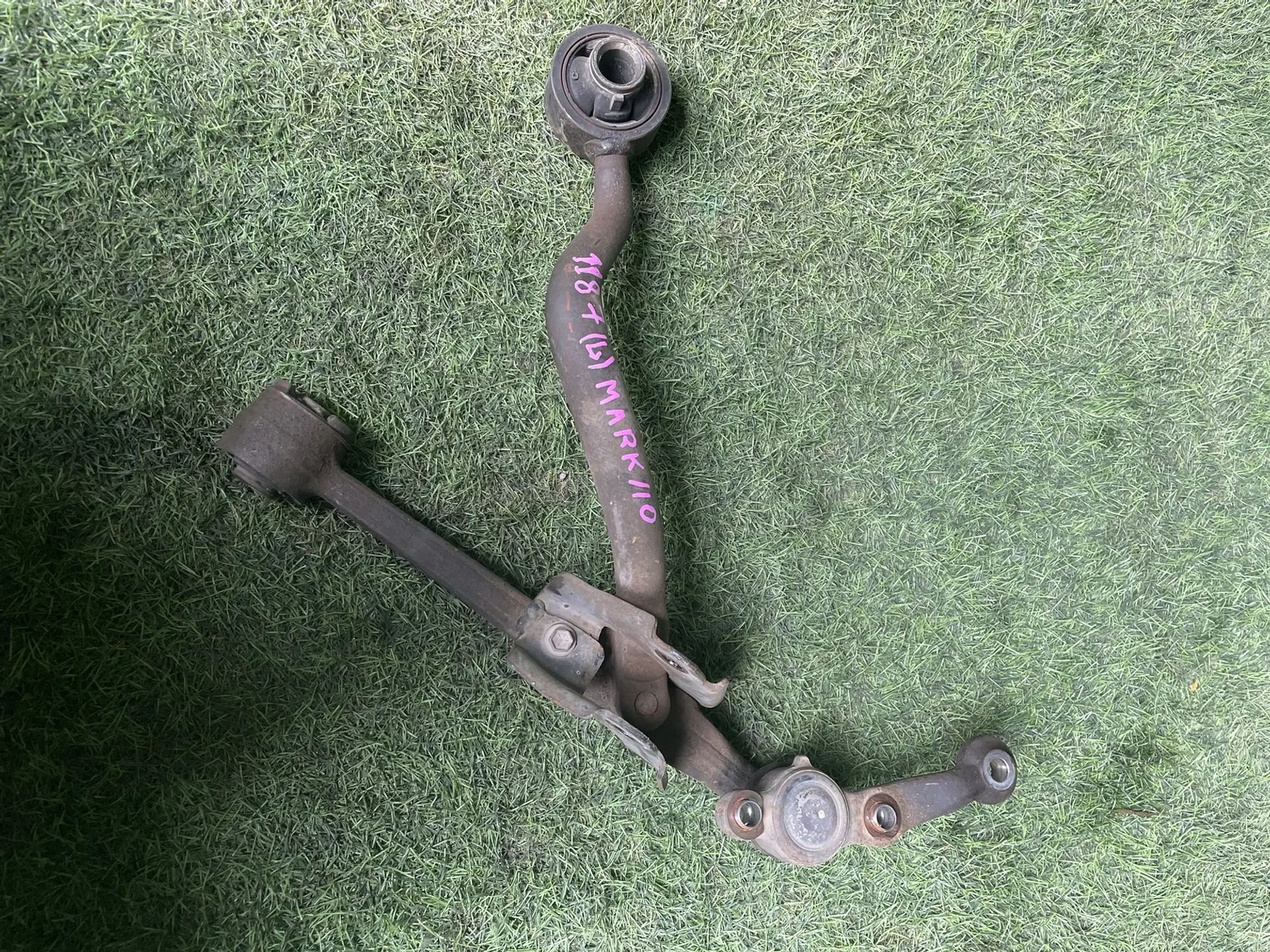 1187 Рычаг передний левый нижний Toyota Mark II JZX110 1JZ-FSE 2002, 6500 рублей, Невинномысск