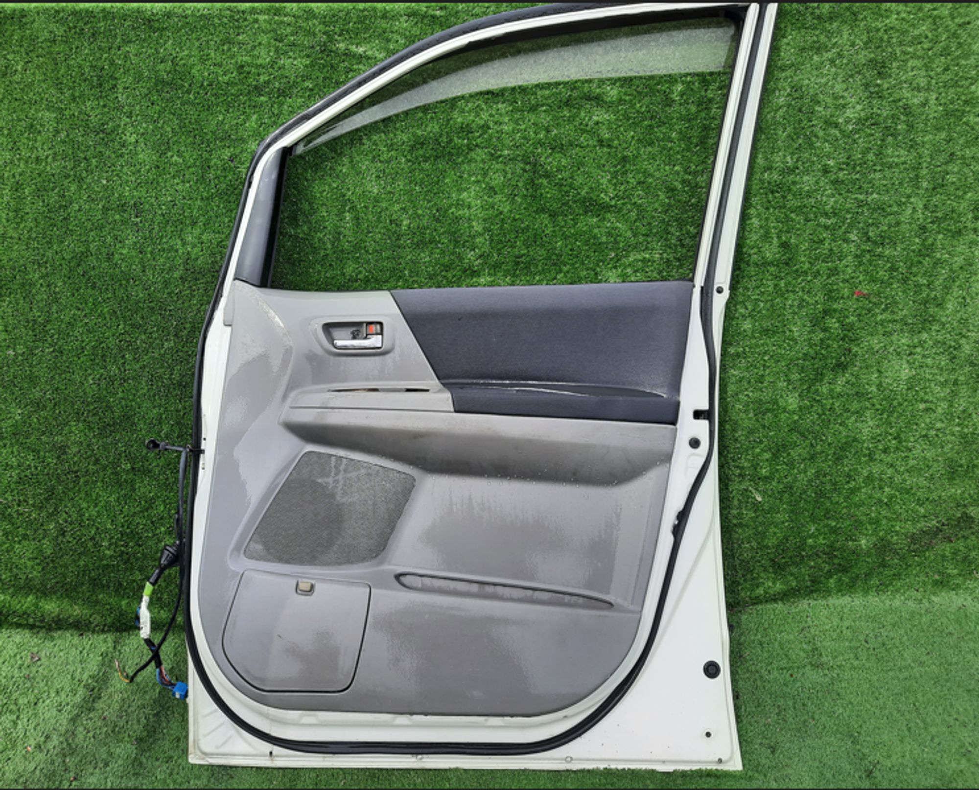 1418 дверь передняя правая на TOYOTA VOXY AZR60, 10500 рублей, Невинномысск