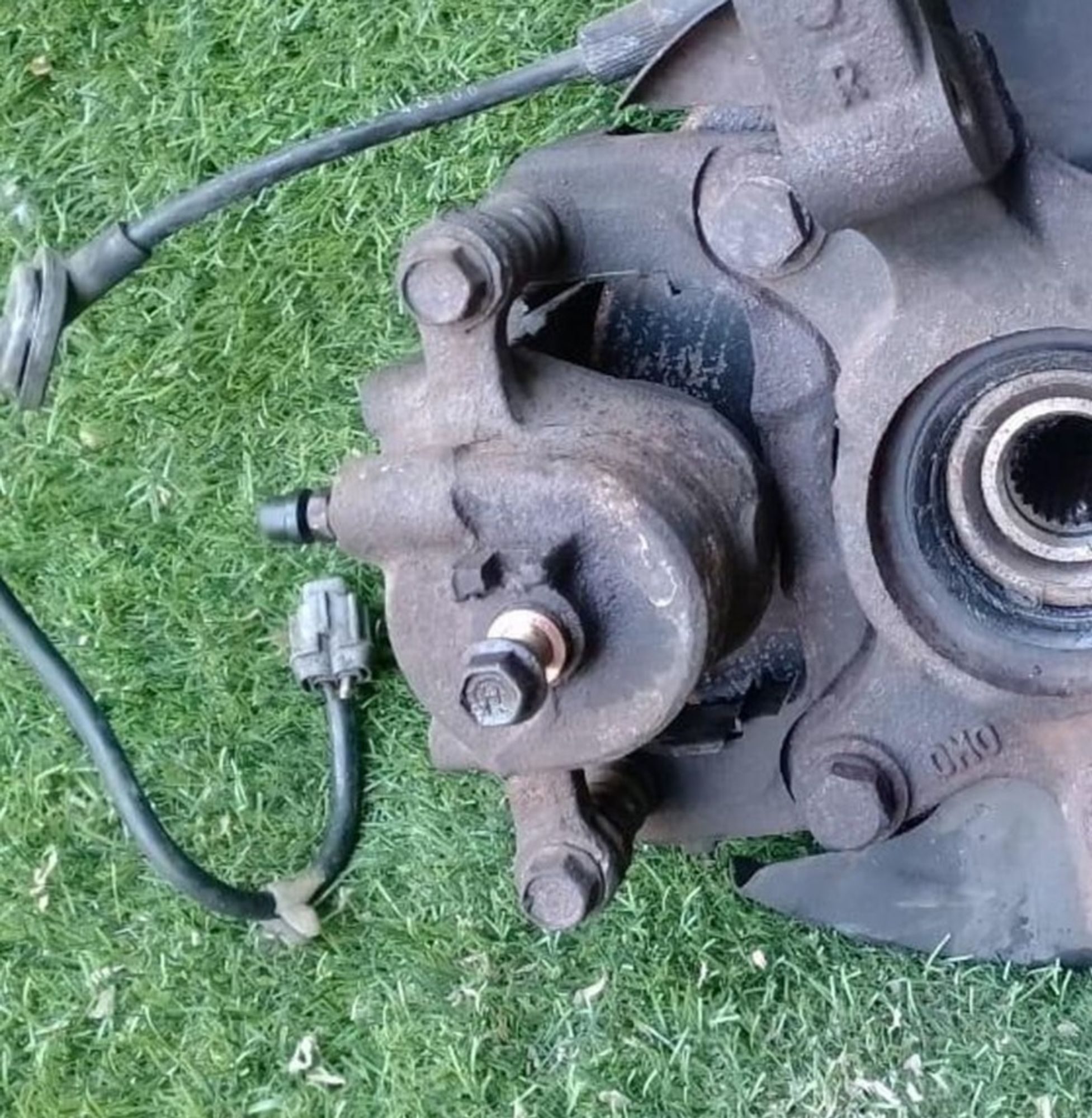 1066 Суппорт тормозной передний правый Nissan Presea R11, 3000 рублей, Невинномысск