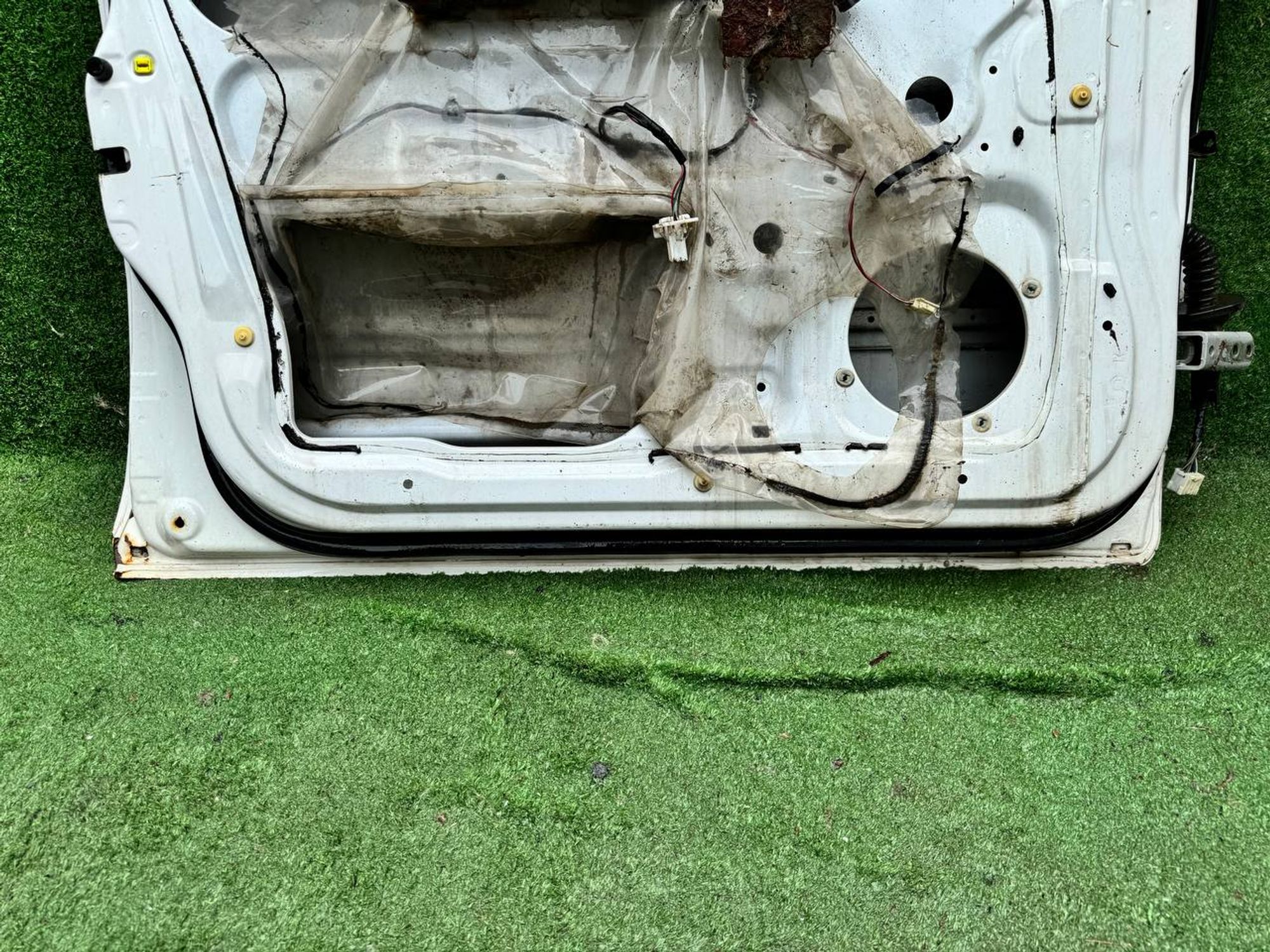 2080 дверь на MITSUBISHI DION CR6W, 6500 рублей, Невинномысск