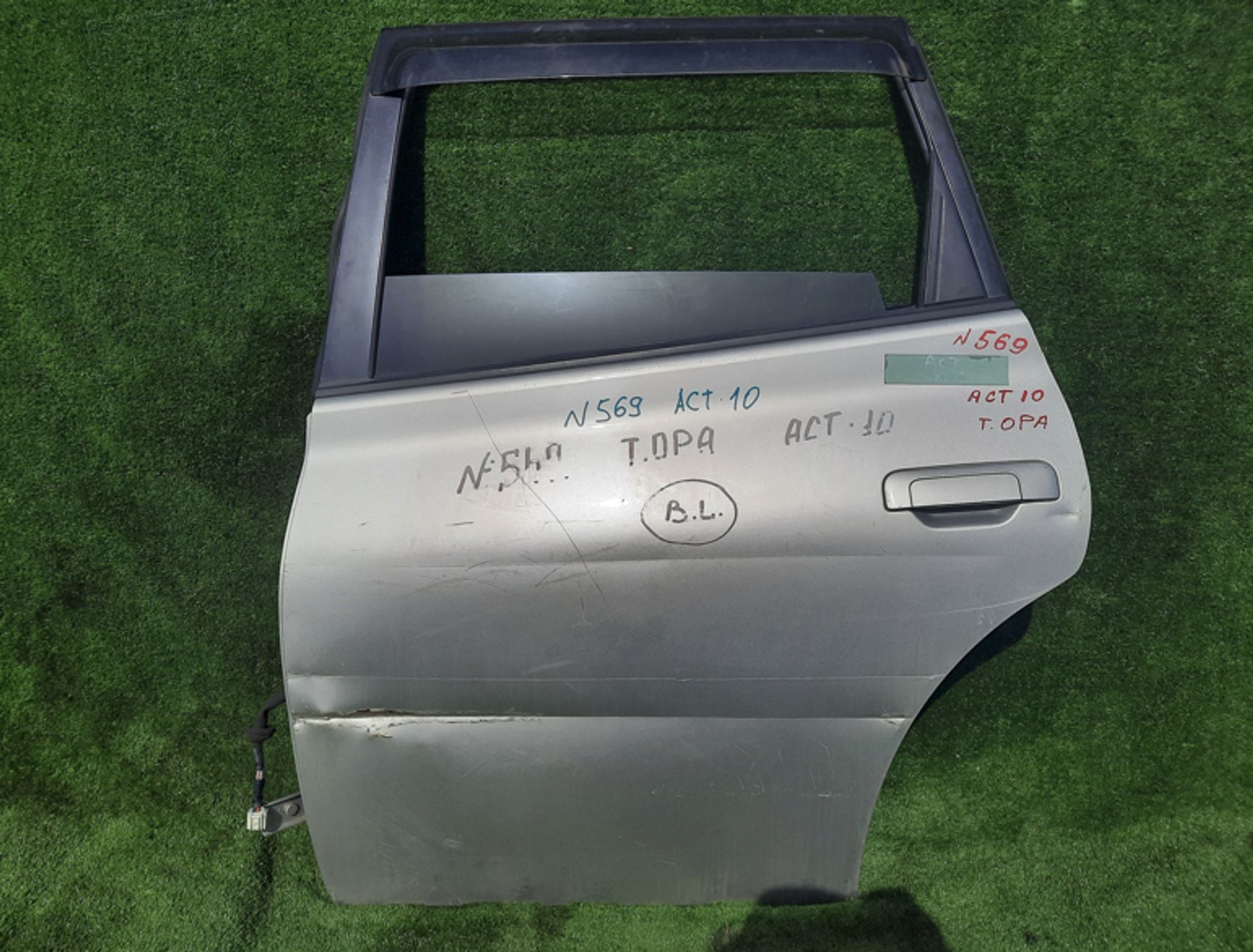 569 дверь на TOYOTA OPA ACT10, 13500 рублей, Невинномысск