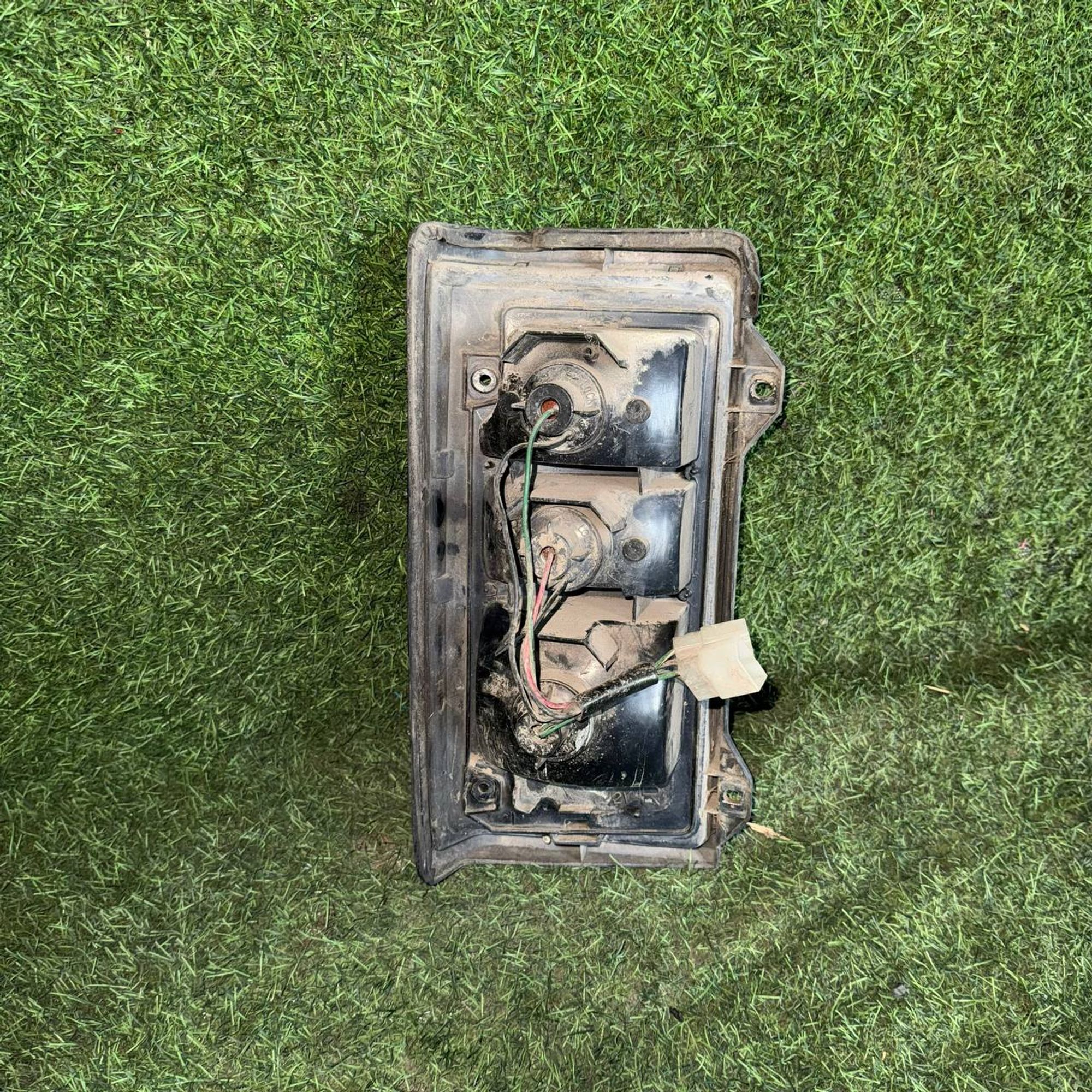 1305 Фонарь задний правый NISSAN URVAN E24, 2500 рублей, Невинномысск