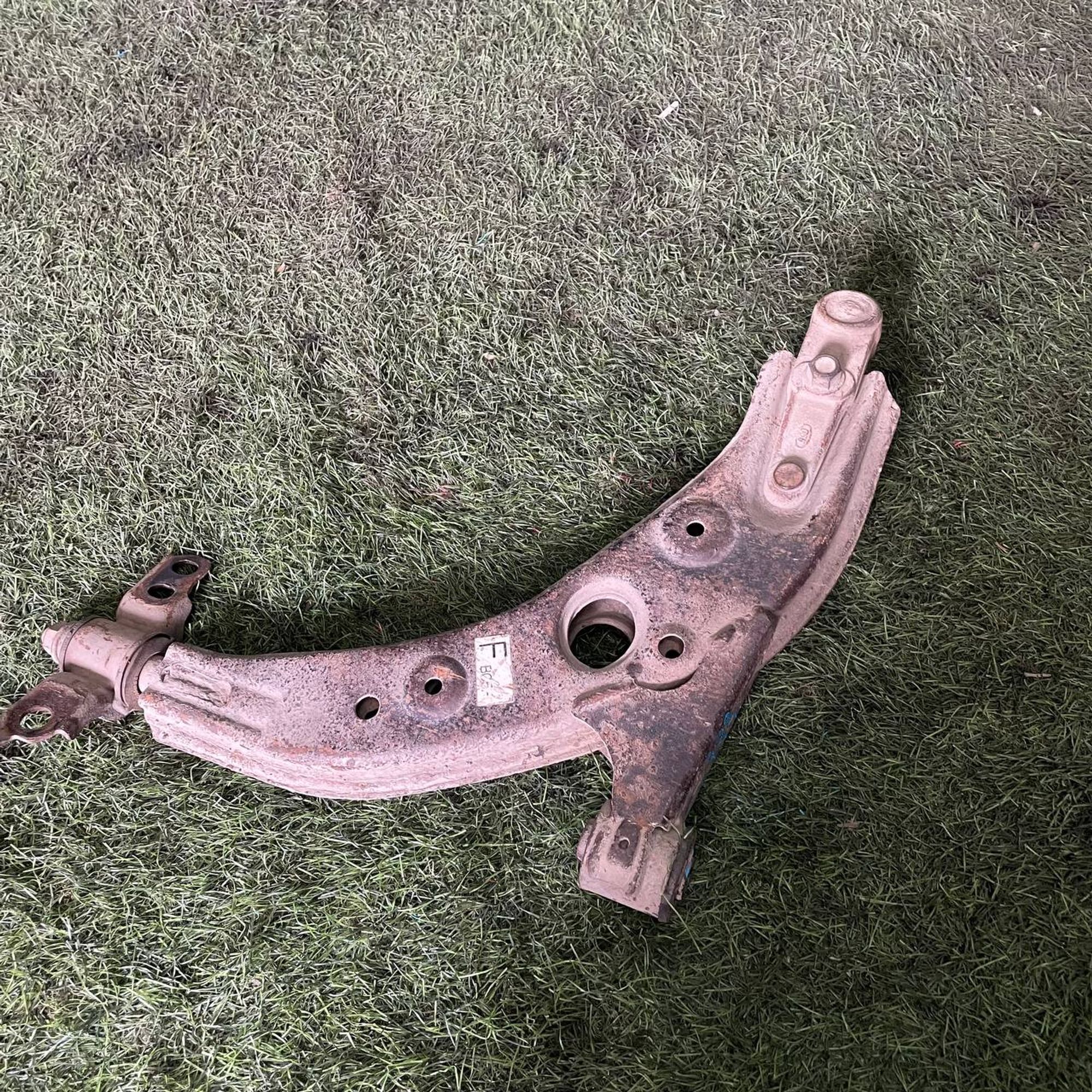 398 Рычаг передний правый нижний MAZDA 323, 1 рублей, Невинномысск