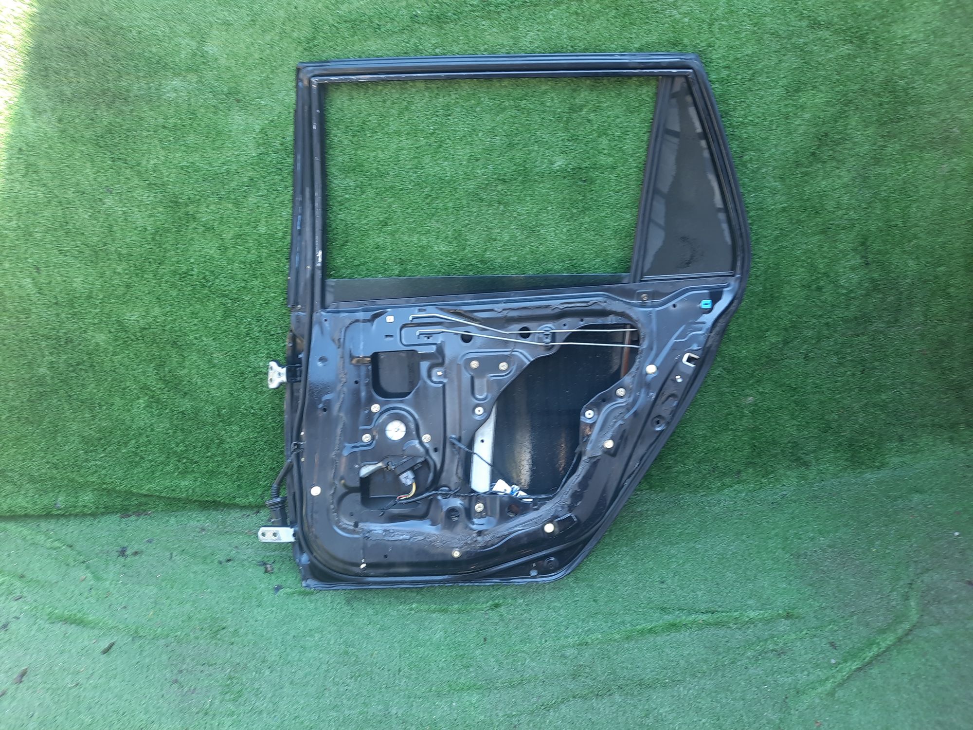 1340 дверь на MITSUBISHI LANCER CEDIA CS5W, 9500 рублей, Невинномысск