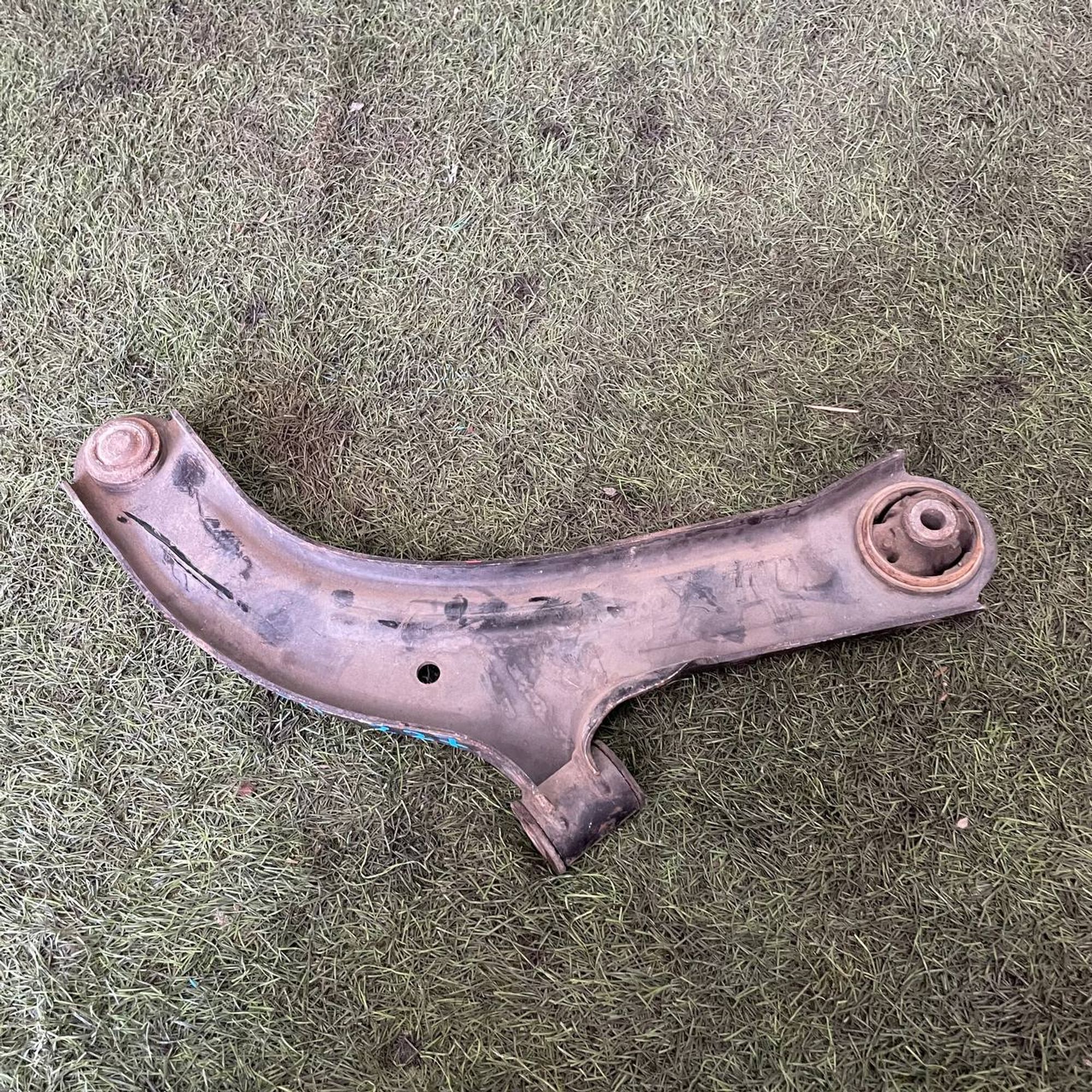 227 Рычаг передний левый нижний NISSAN NOTE E11, 3500 рублей, Невинномысск