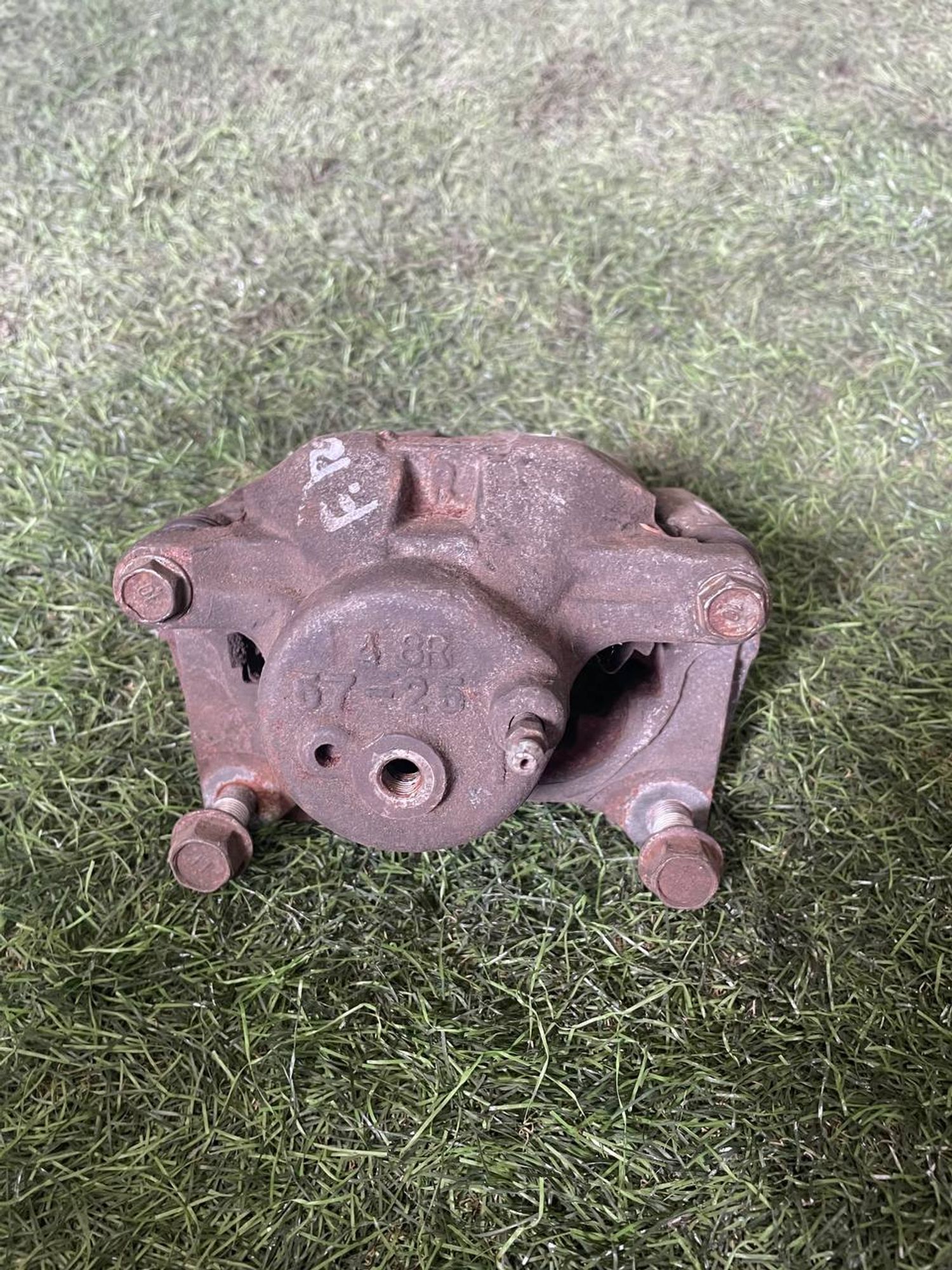 246 Суппорт тормозной передний правый TOYOTA CALDINA AZT241, 3000 рублей, Невинномысск